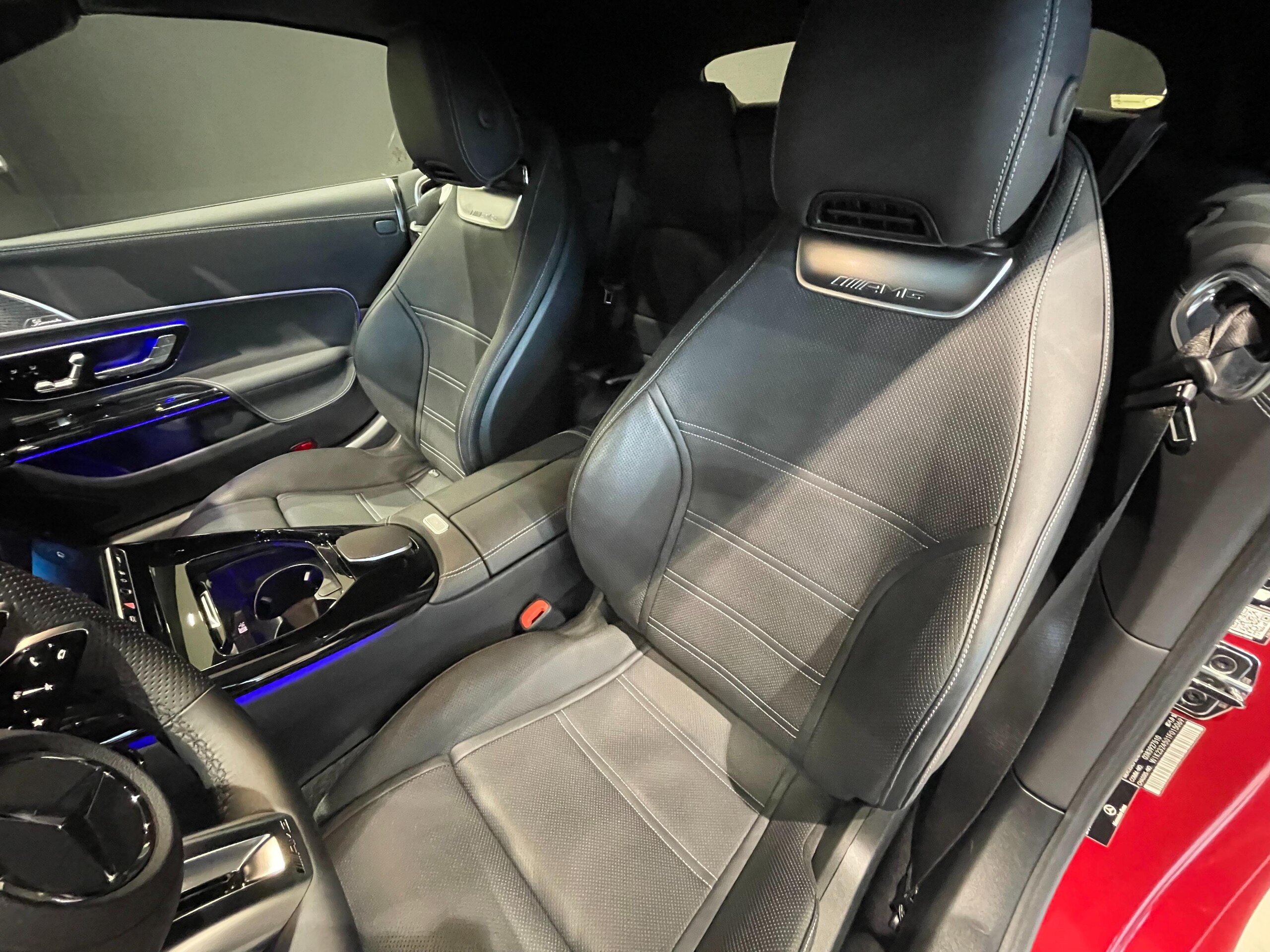 2024 Mercedes Benz SL43 AMG — Photo 8 / 16