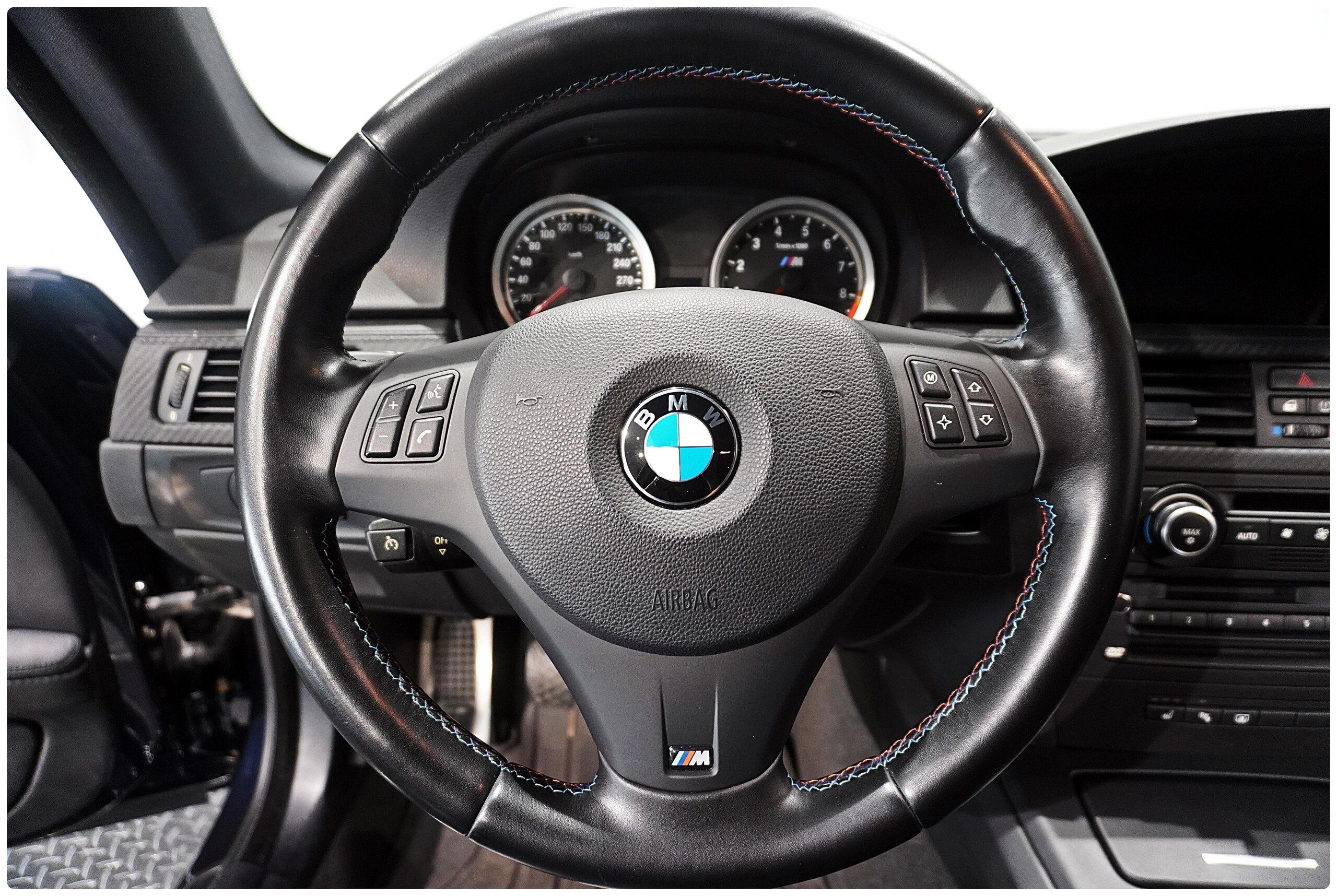 2007 BMW M3 Coupe — Photo 9 / 18