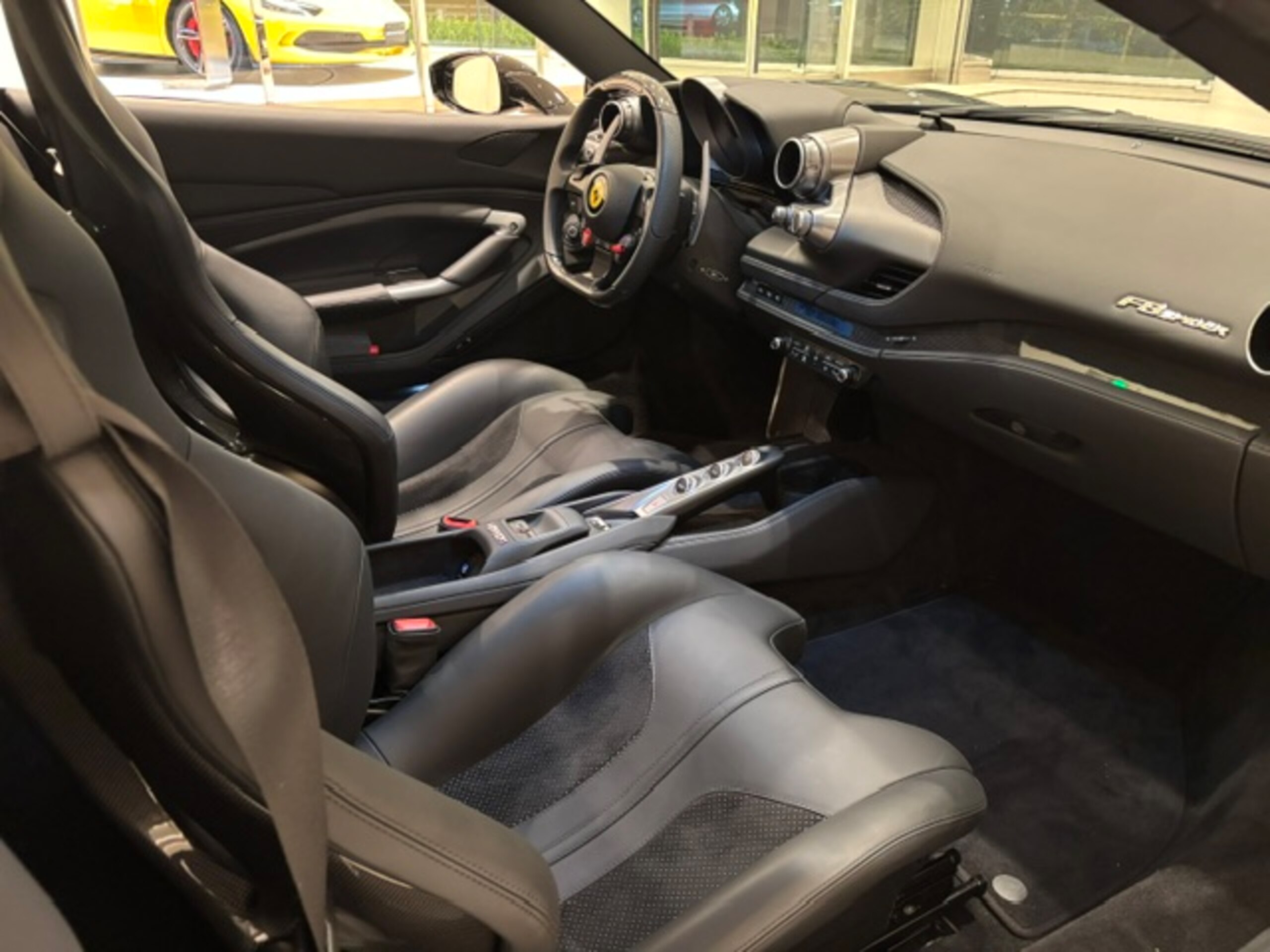 2022 Ferrari F8 Spider — Photo 9 / 26