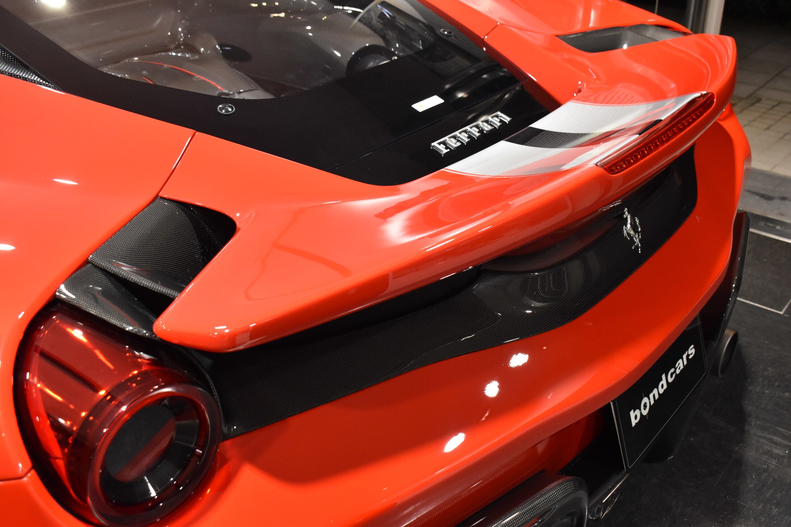 2020 Ferrari 488 Pista — Photo 8 / 23