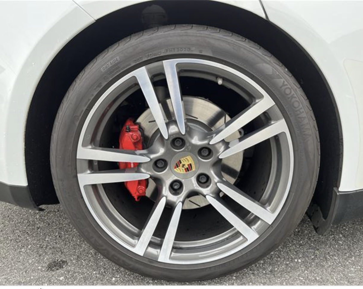 2014 Porsche Panamera GTS — Photo 7 / 15