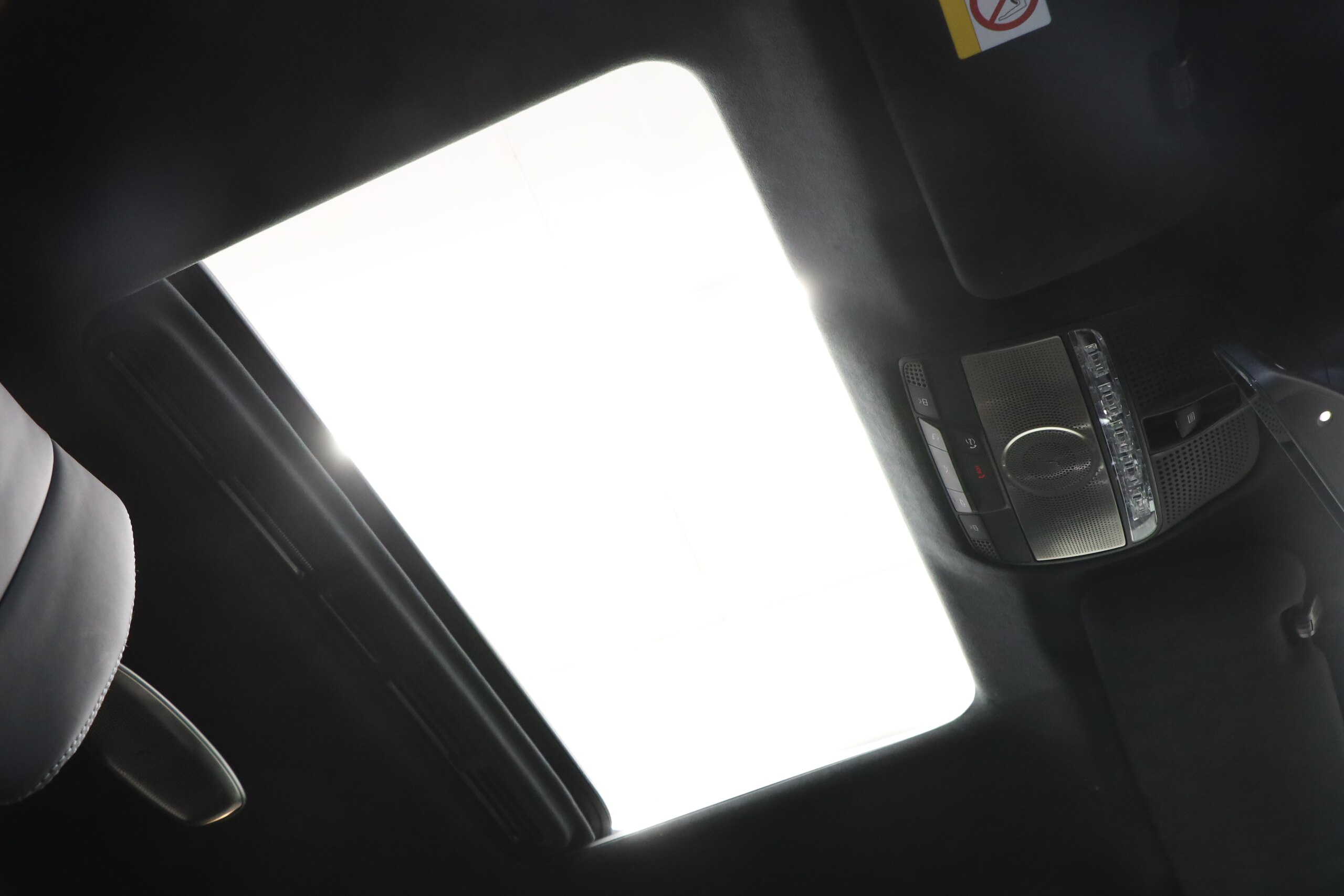 2024 Mercedes Benz G63 AMG — Photo 14 / 28