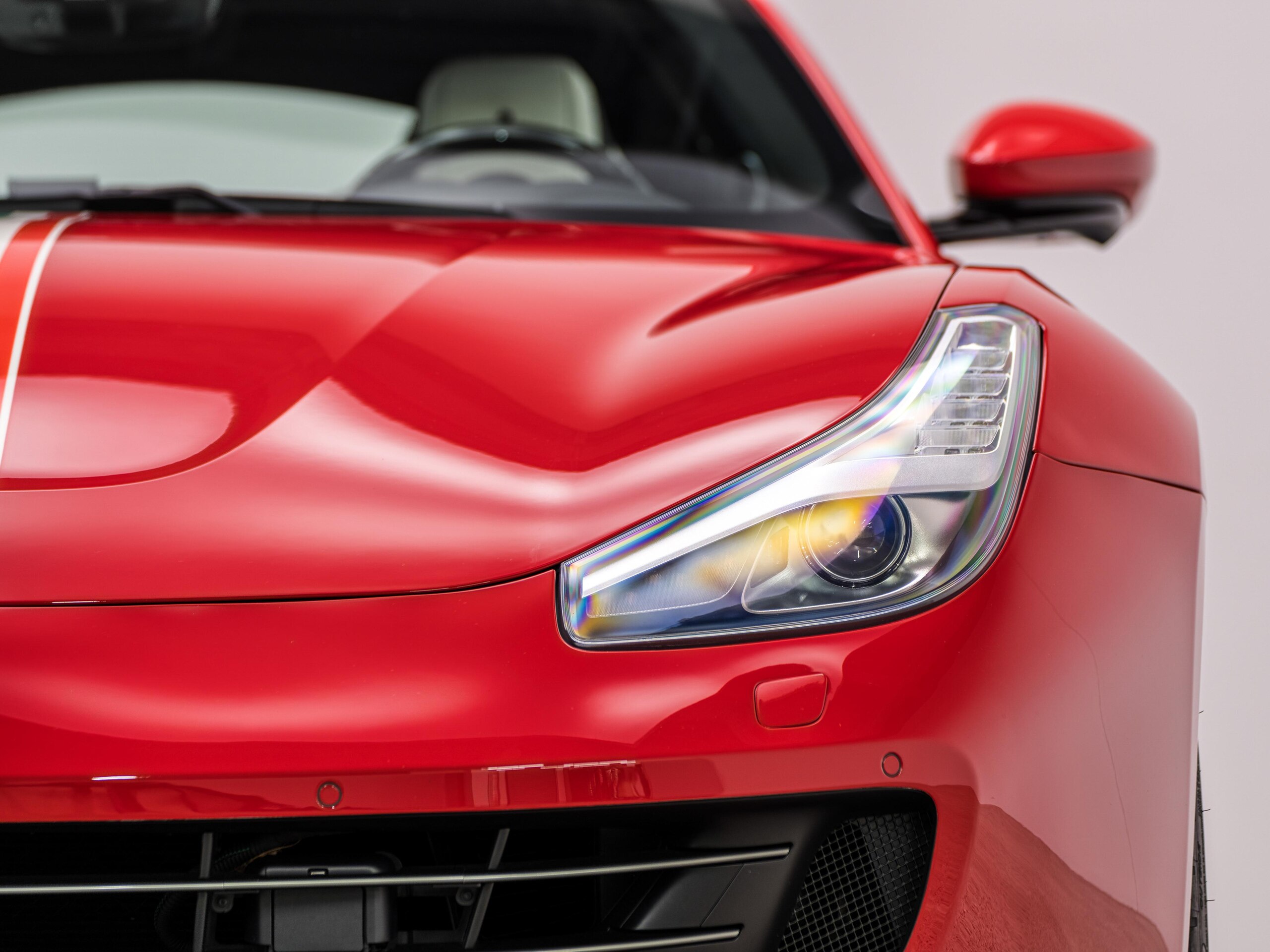 2020 Ferrari GTC4Lusso — Photo 17 / 29