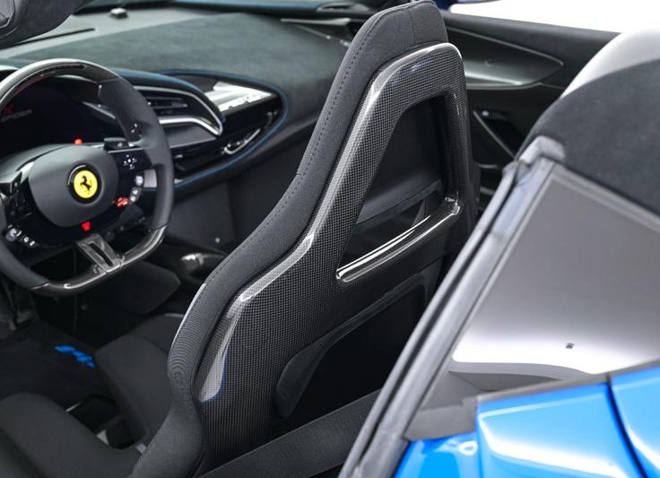 2025 Ferrari SF90 XX Spider — Photo 10 / 21