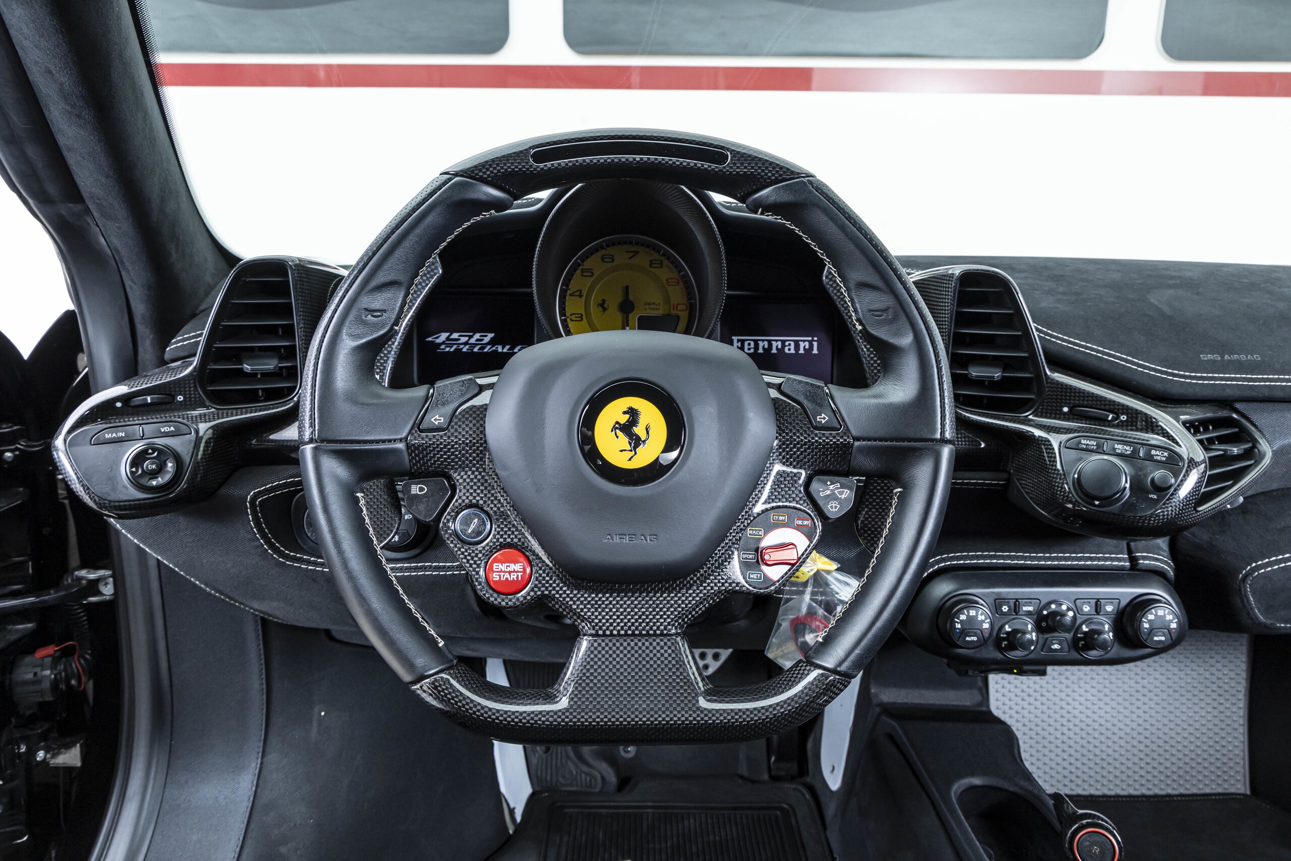 2014 Ferrari 458 Speciale — Photo 9 / 16