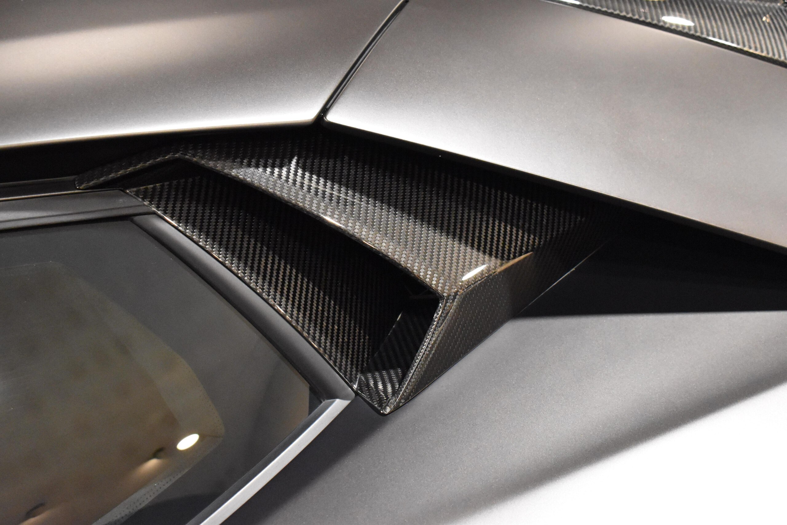 2019 Lamborghini Aventador SVJ — Photo 15 / 32