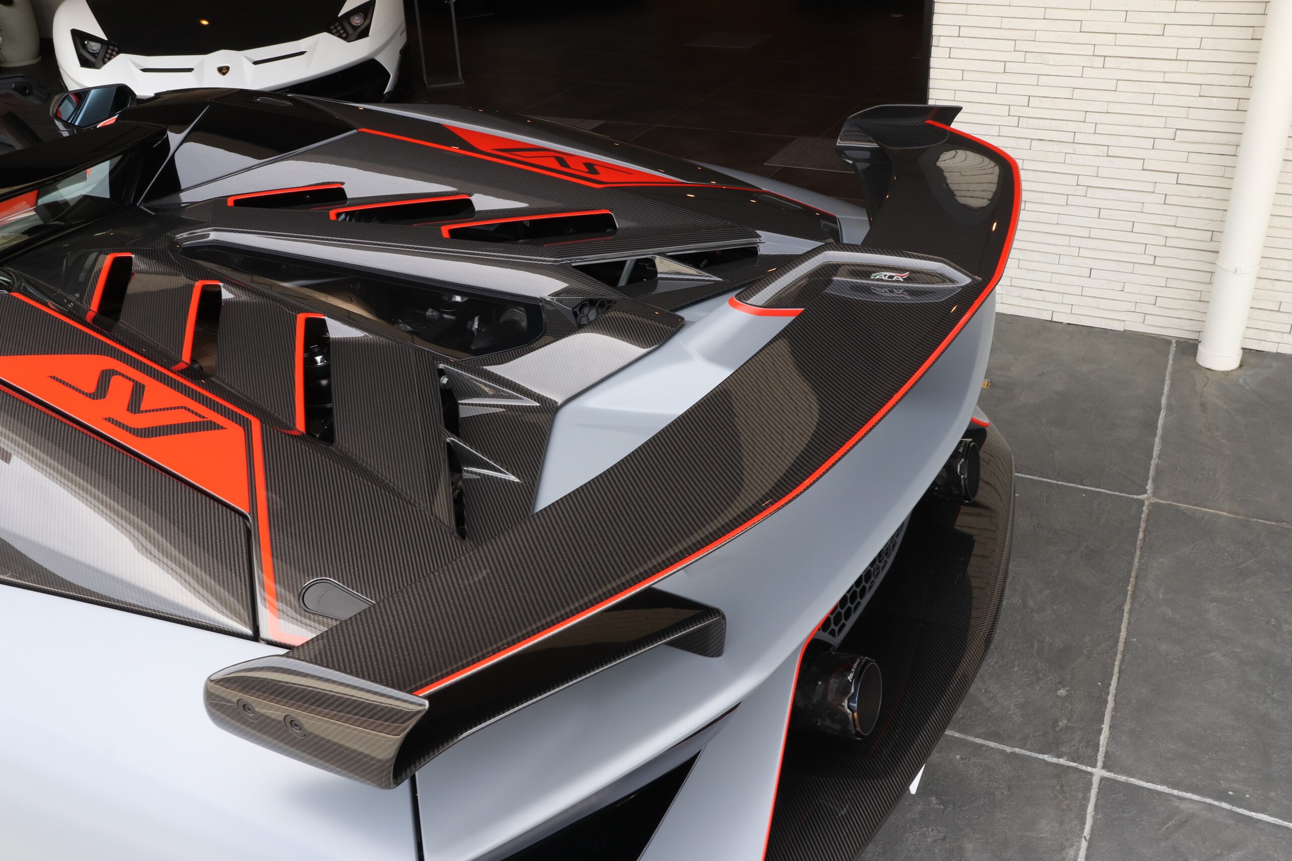 2021 Lamborghini Aventador Roadster SVJ 63 — Photo 10 / 21