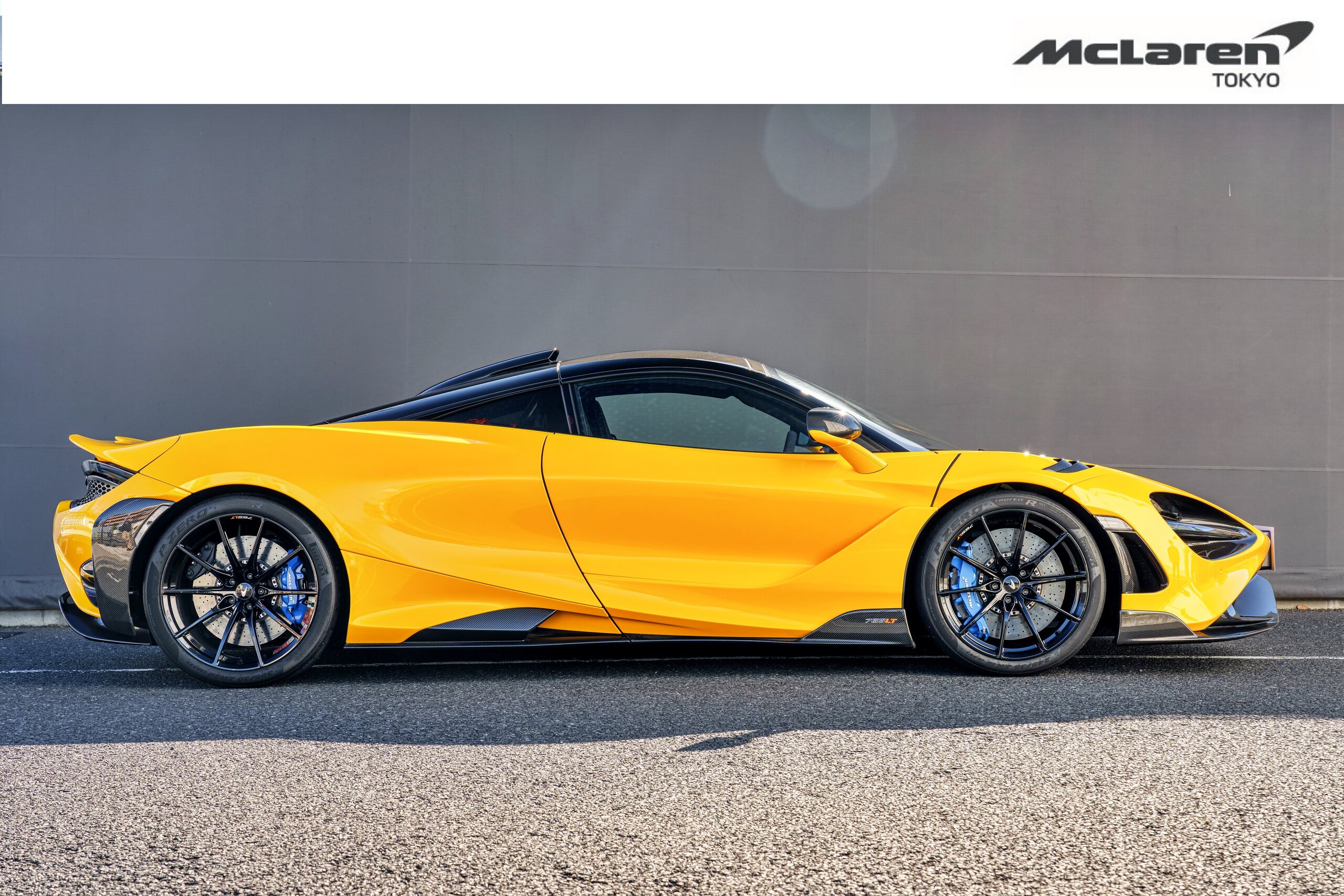 2021 McLaren 765LT — Photo 10 / 28