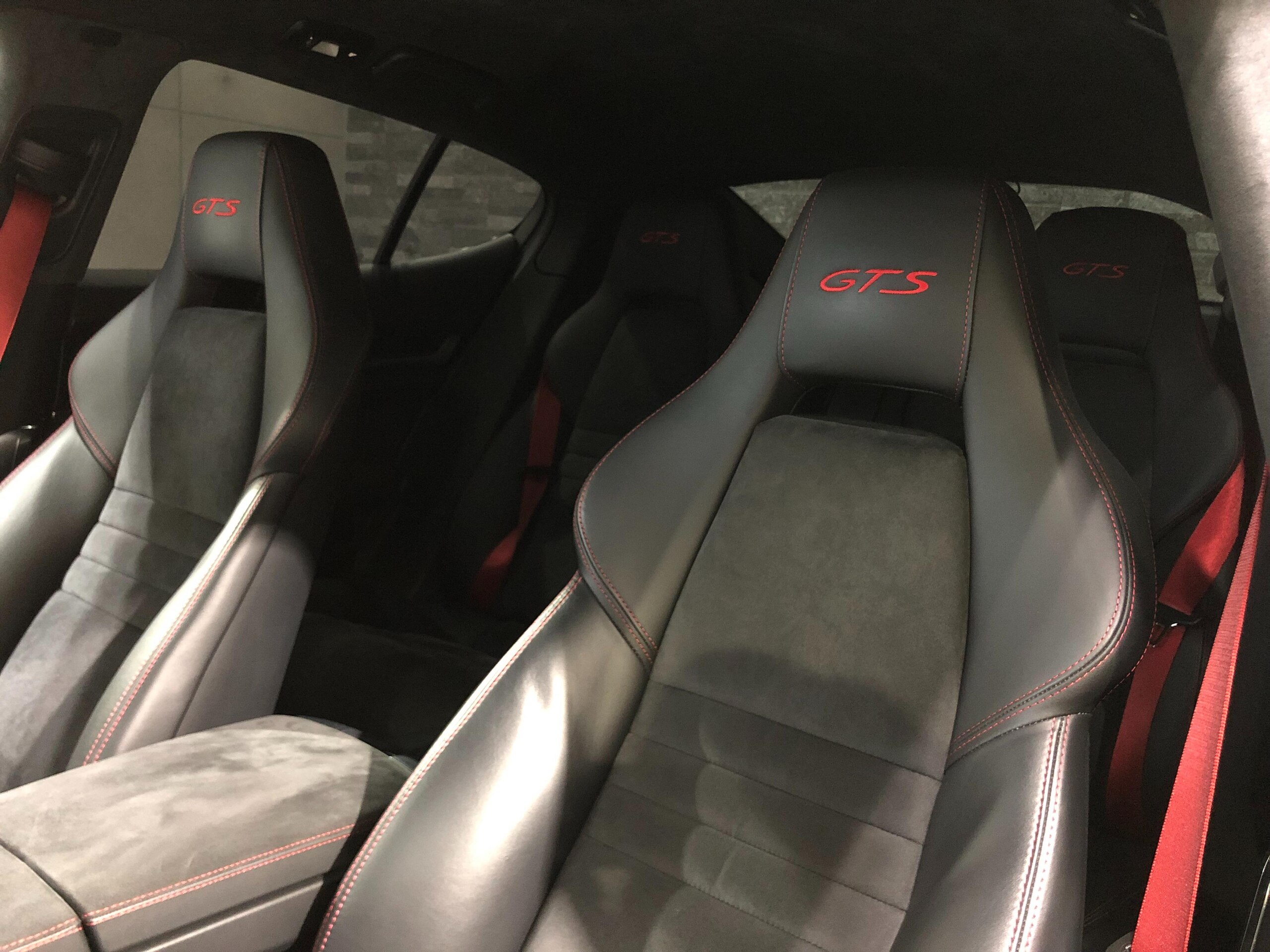 2012 Porsche Panamera GTS — Photo 16 / 32
