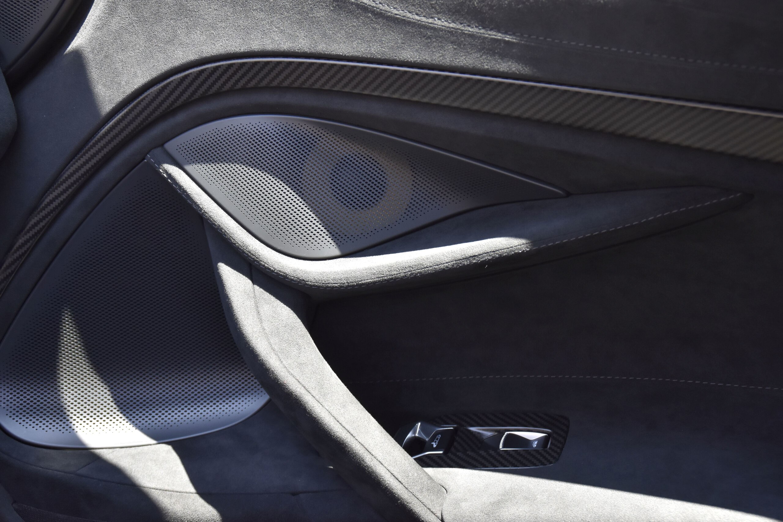 2021 McLaren 765LT — Photo 13 / 19