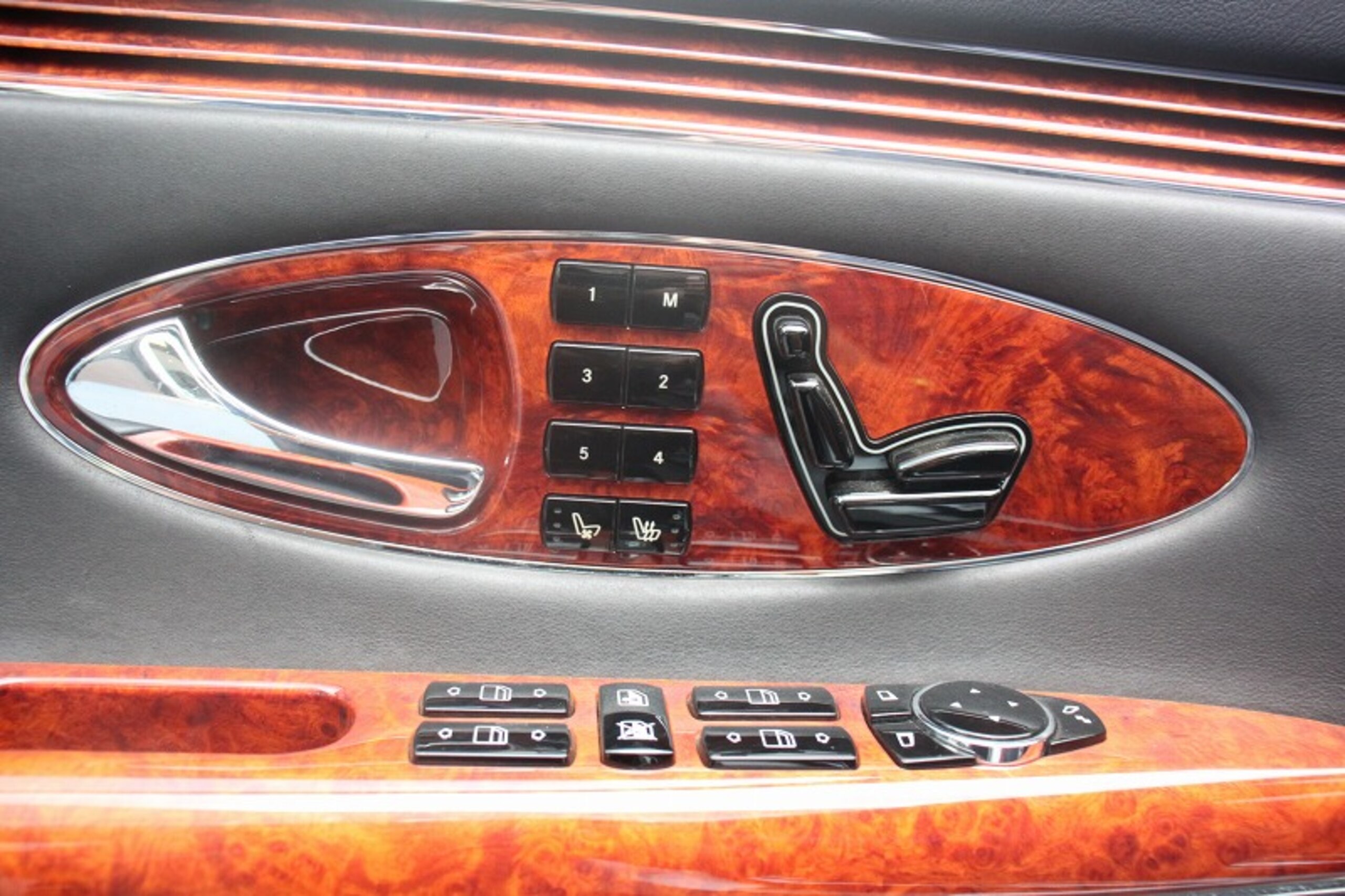 2005 Mercedes Benz Maybach 57 — Photo 8 / 33