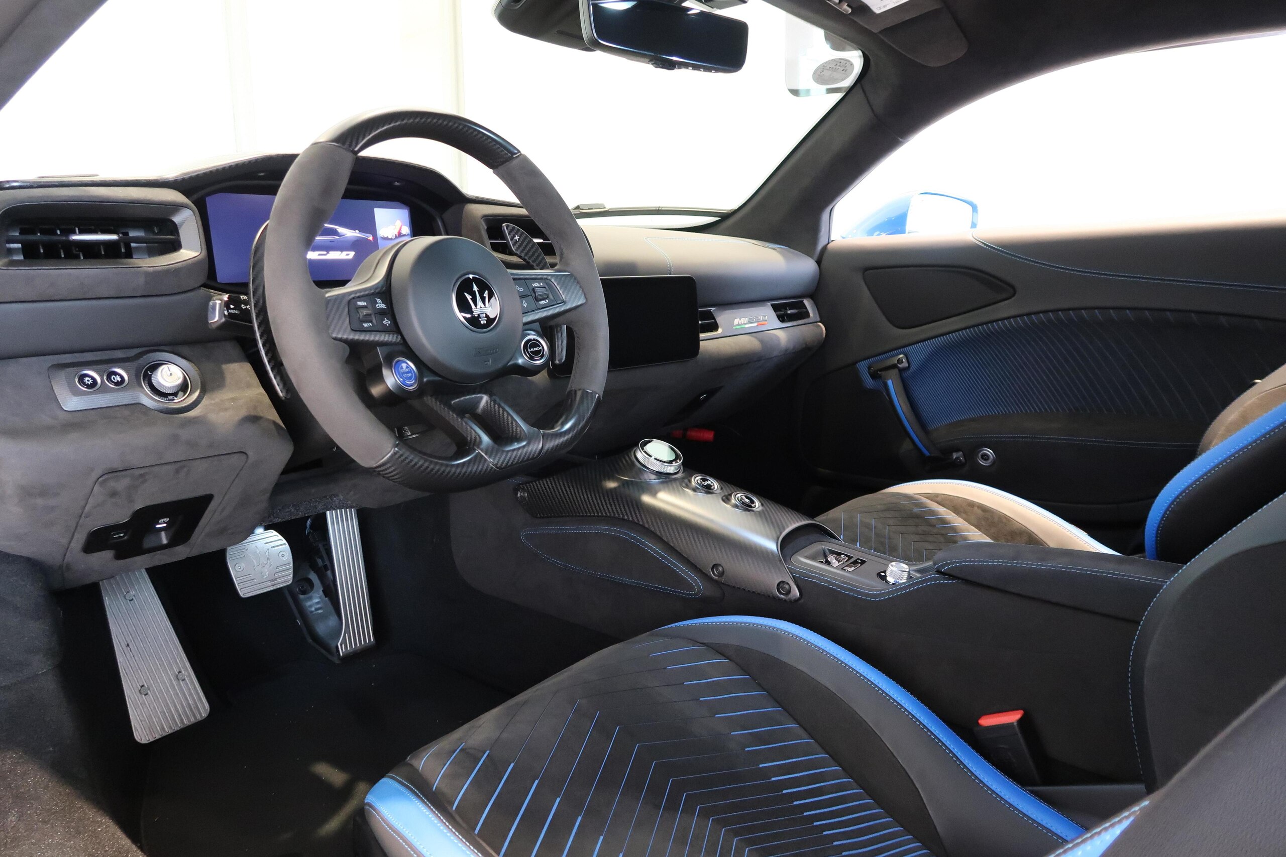 2023 Maserati MC20 — Photo 8 / 19
