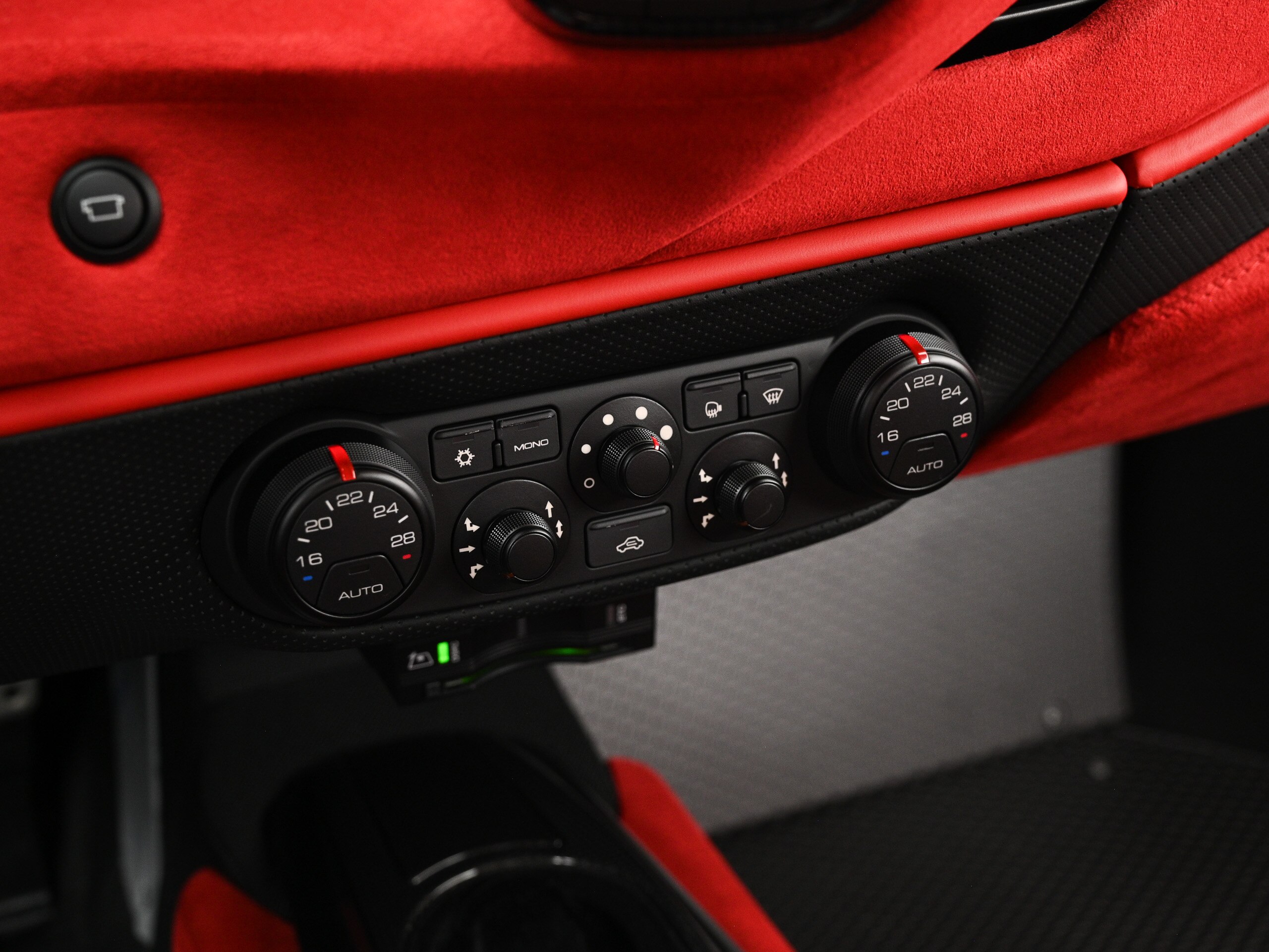 2019 Ferrari 488 Pista — Photo 12 / 19