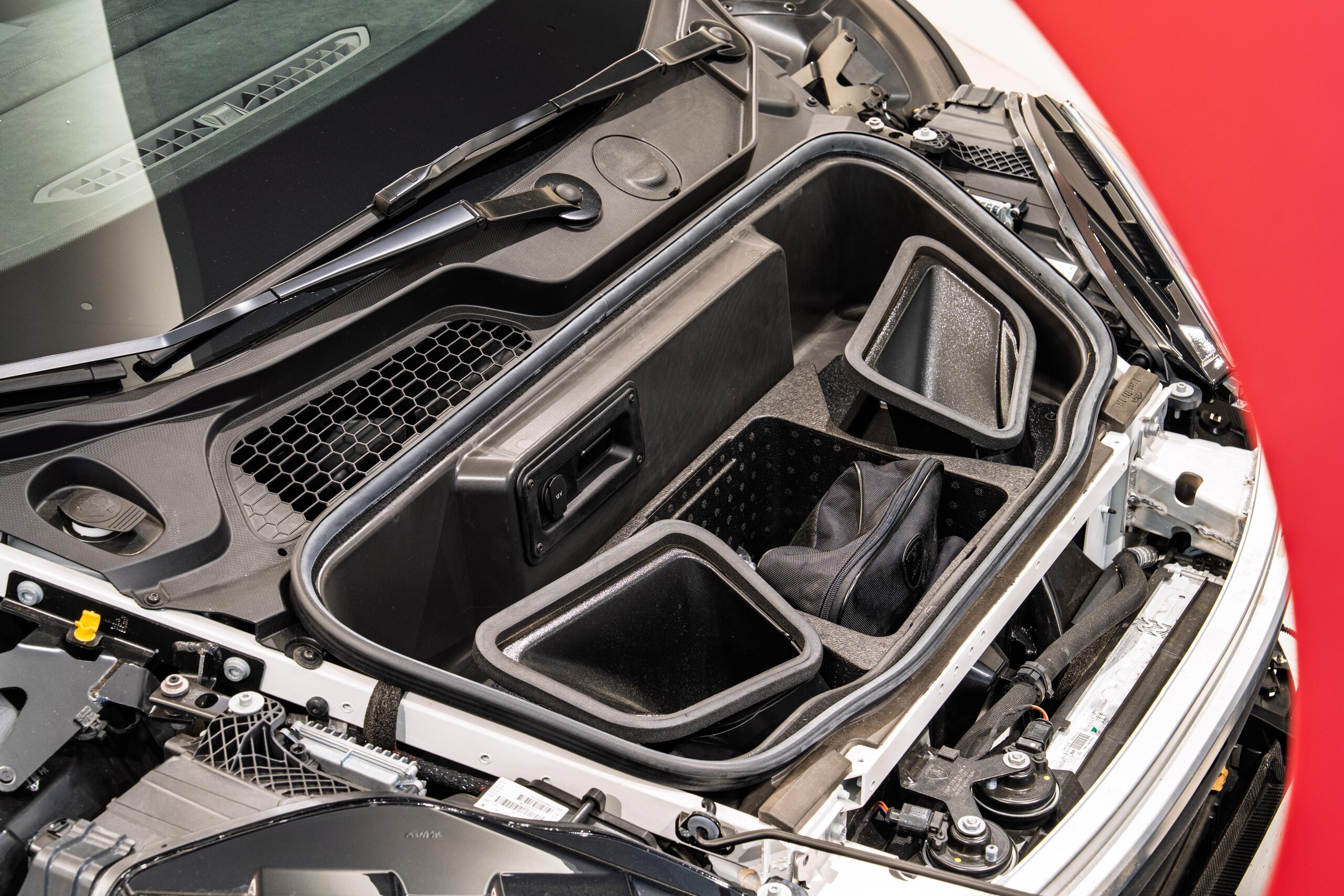 2022 Lamborghini Huracán STO — Photo 18 / 28