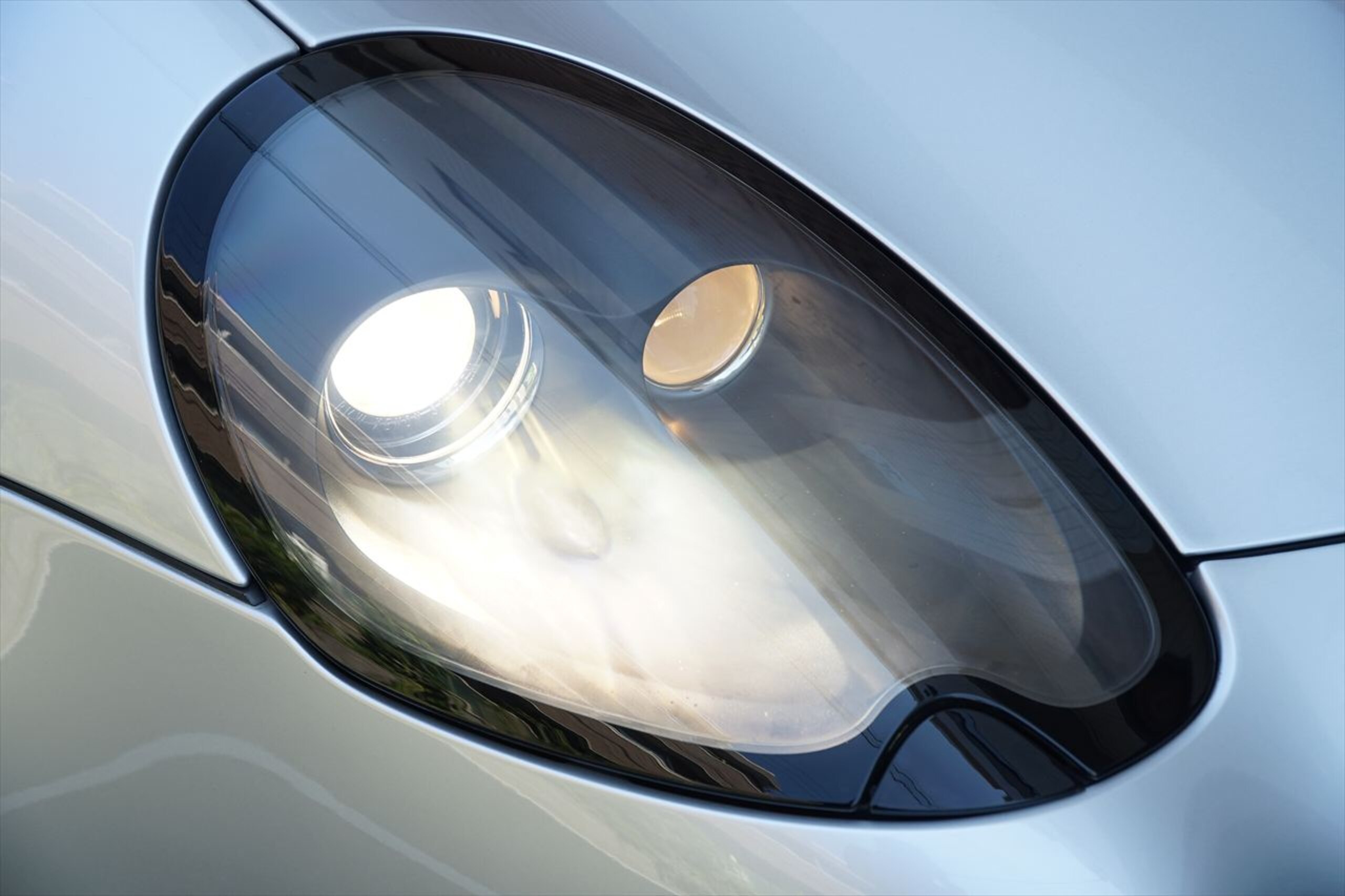 2001 BMW Z8 — Photo 18 / 22