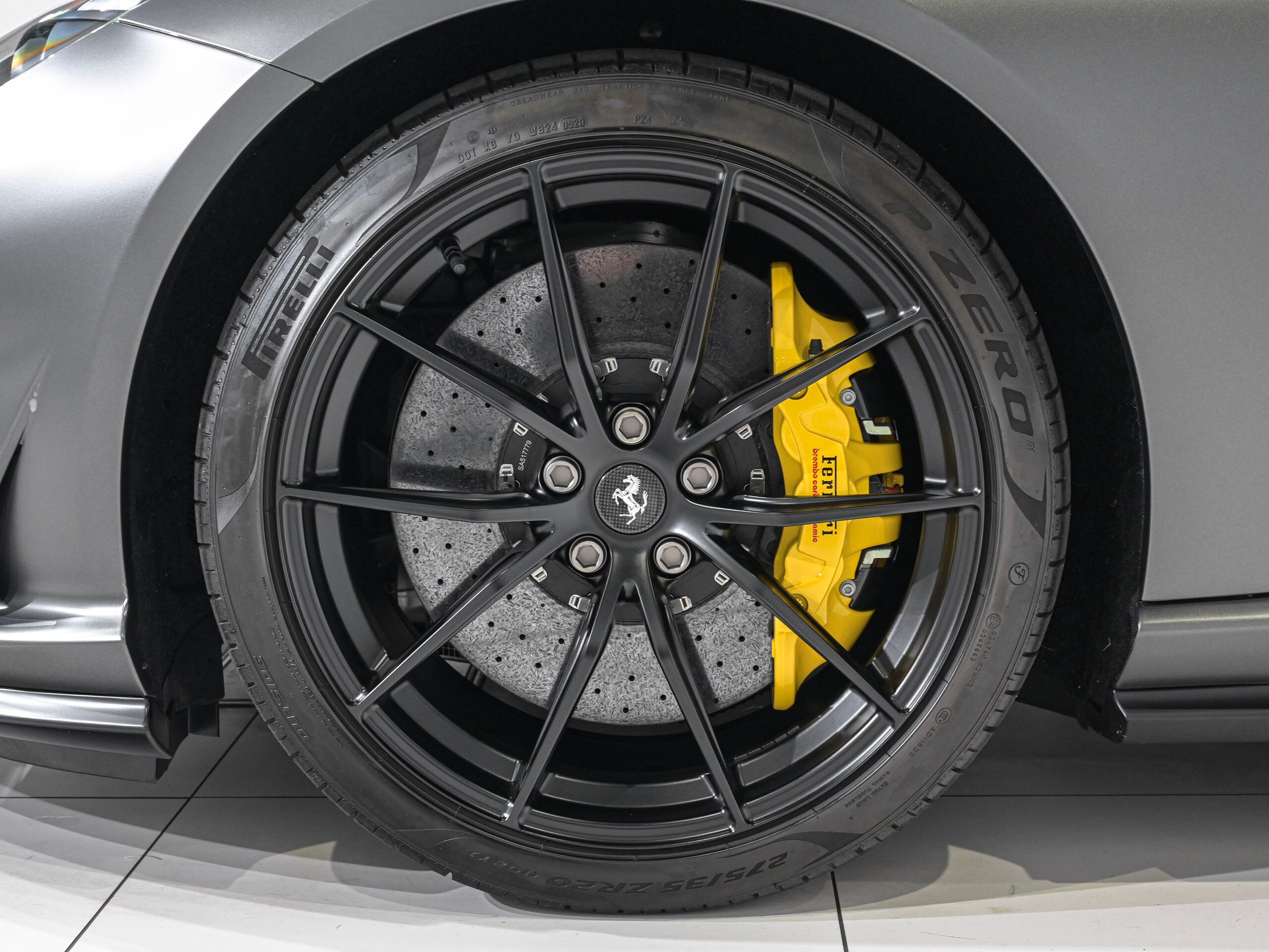 2020 Ferrari 812 Superfast — Photo 32 / 38