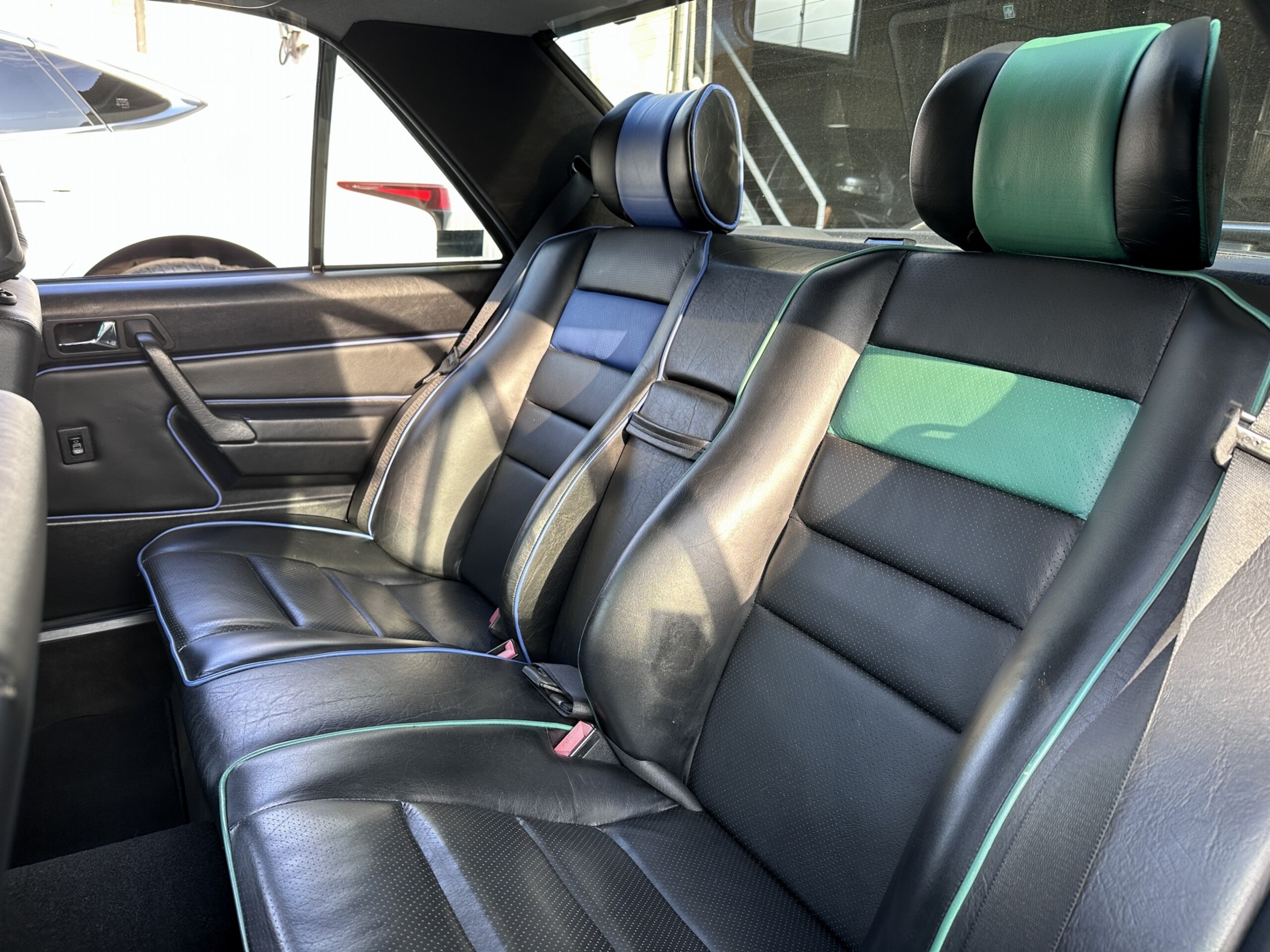 1991 Mercedes Benz 190E — Photo 30 / 36