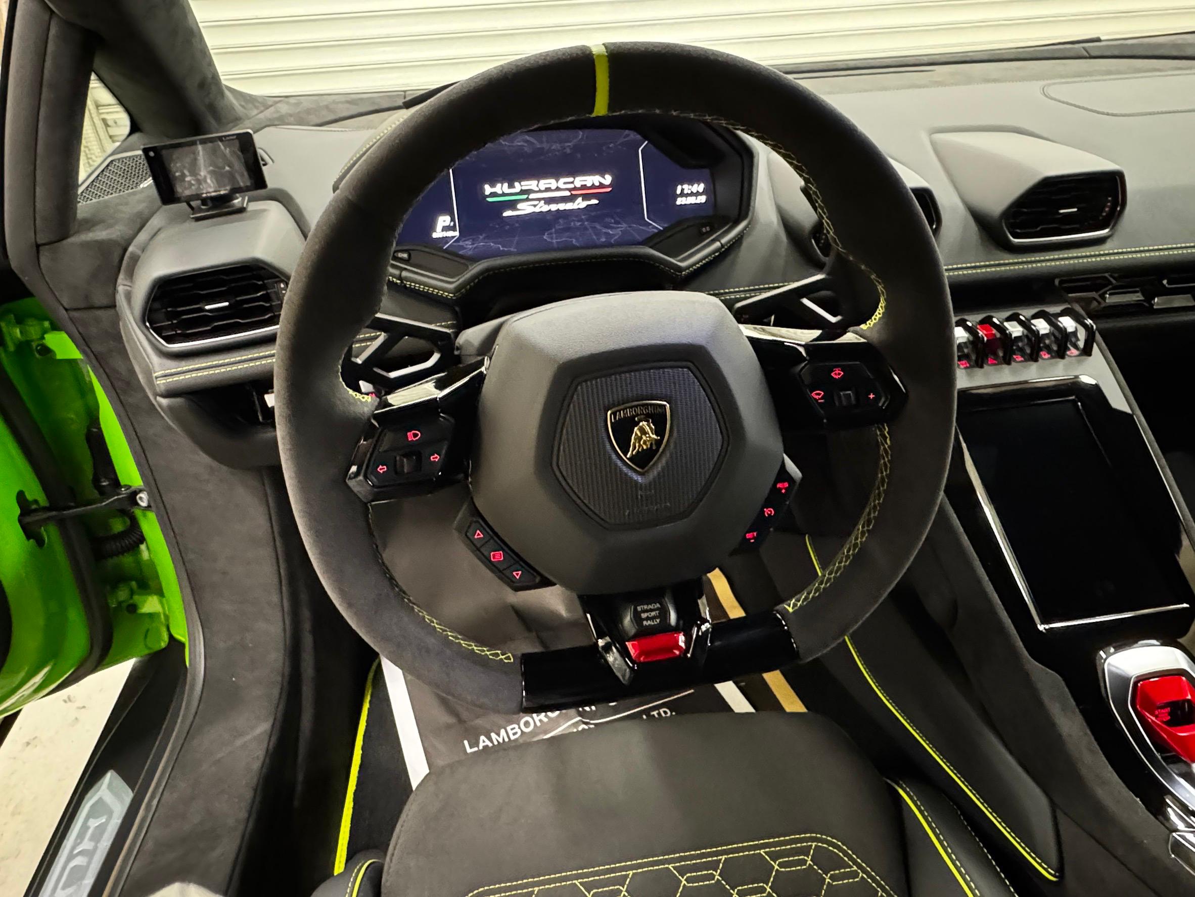 2023 Lamborghini Huracán Sterrato — Photo 12 / 18