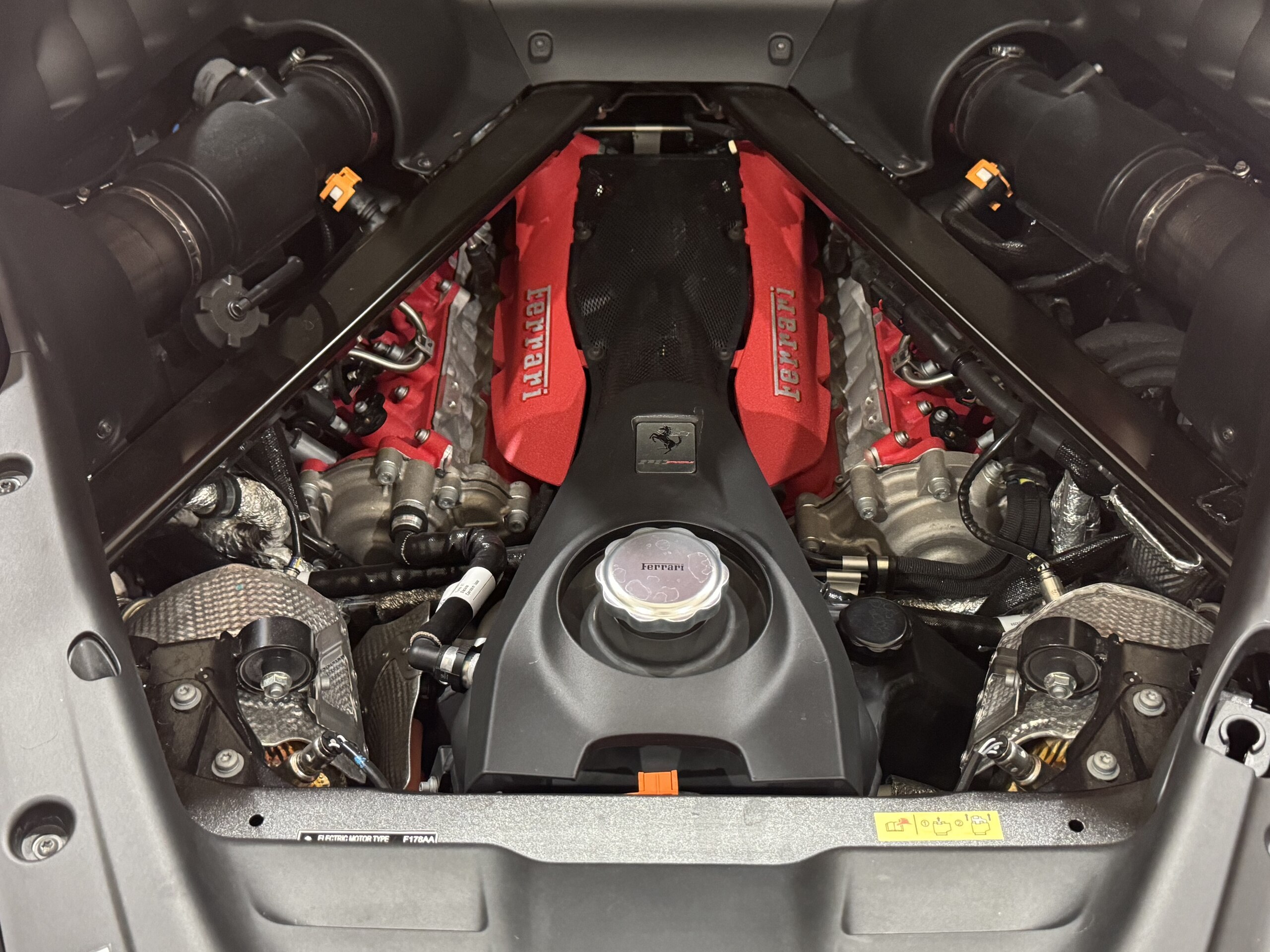 2021 Ferrari SF90 Stradale — Photo 28 / 29