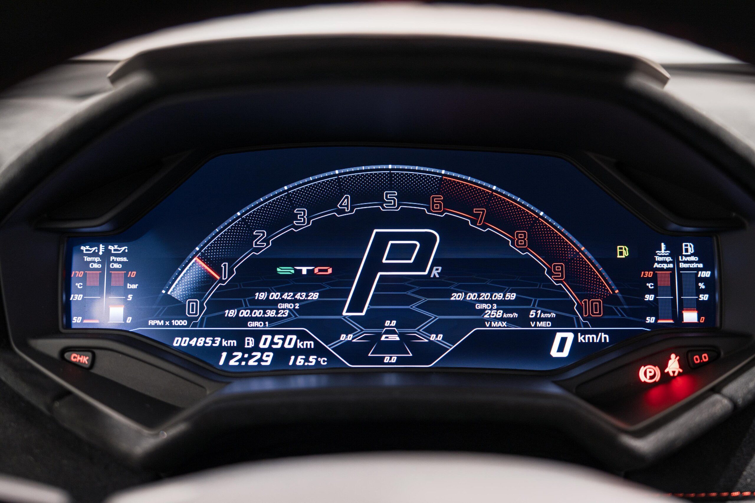 2022 Lamborghini Huracán STO — Photo 20 / 28