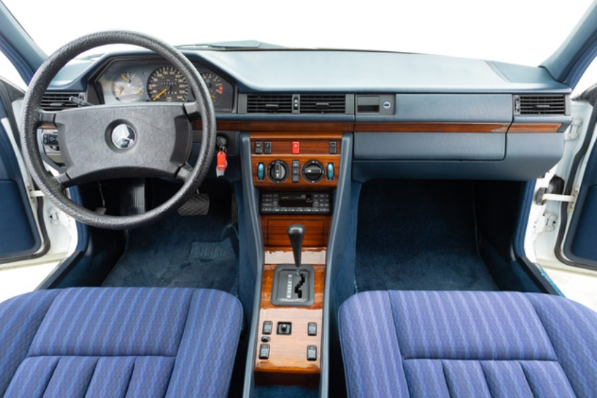 1991 Mercedes Benz 300E — Photo 13 / 13