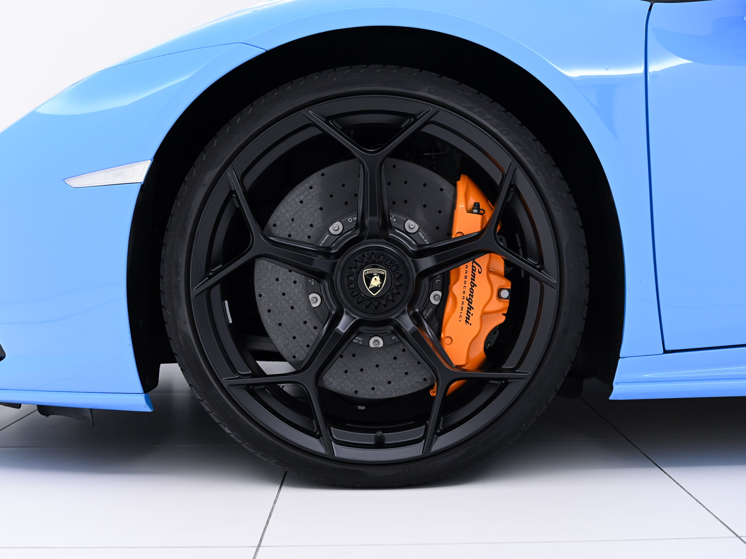 2022 Lamborghini Huracán EVO — Photo 25 / 27