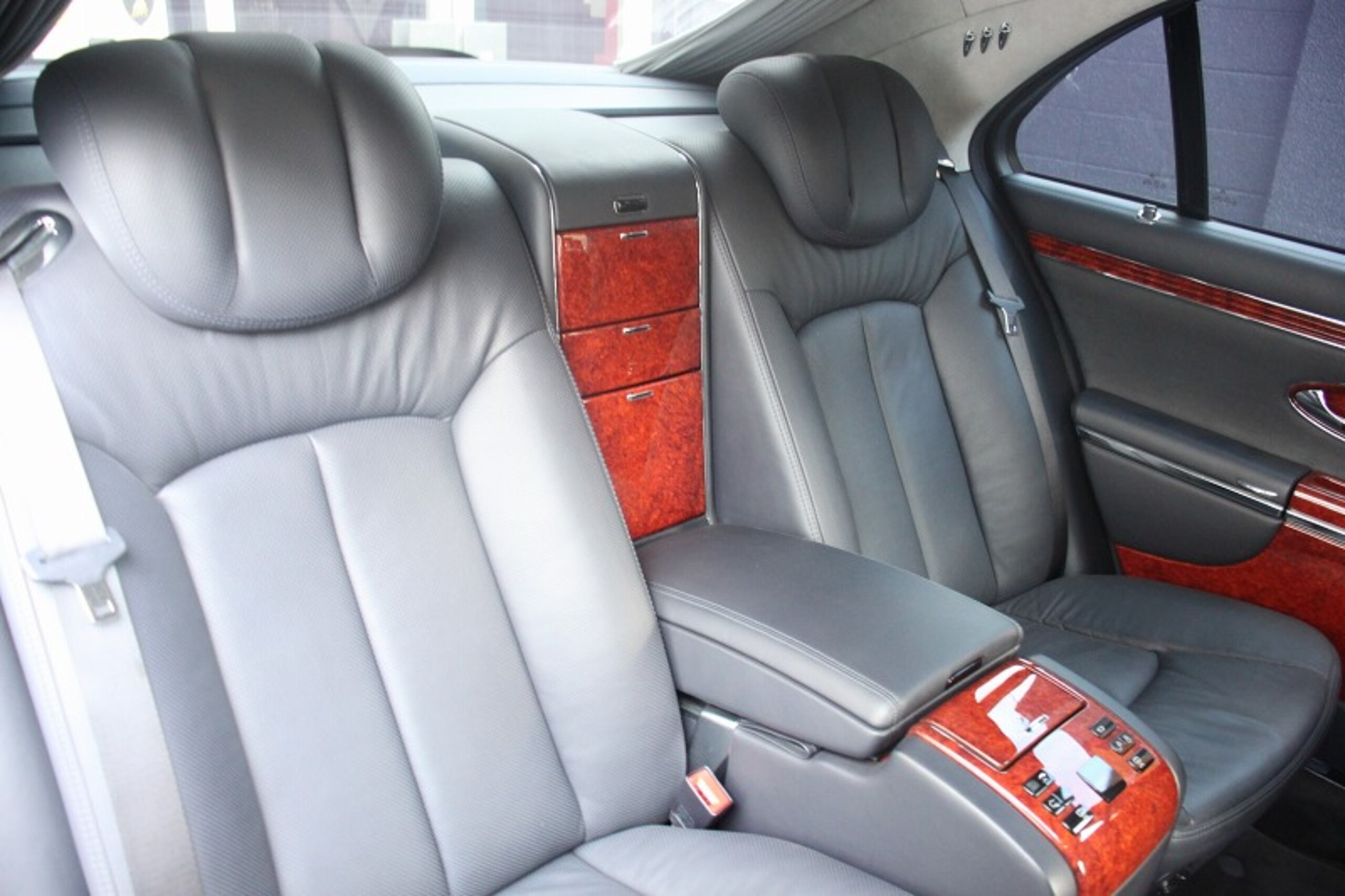 2005 Mercedes Benz Maybach 57 — Photo 24 / 33