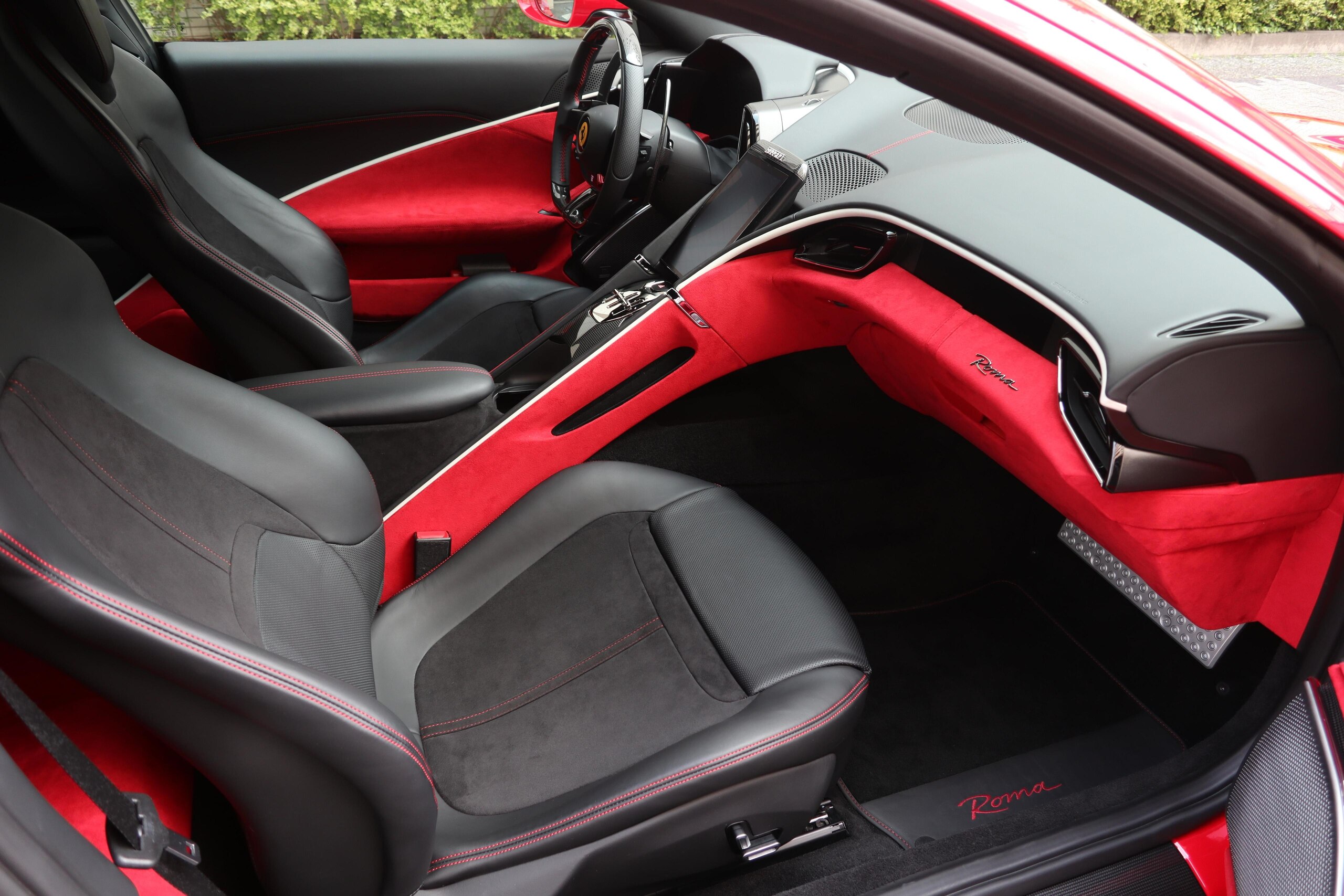 2021 Ferrari Roma — Photo 13 / 20