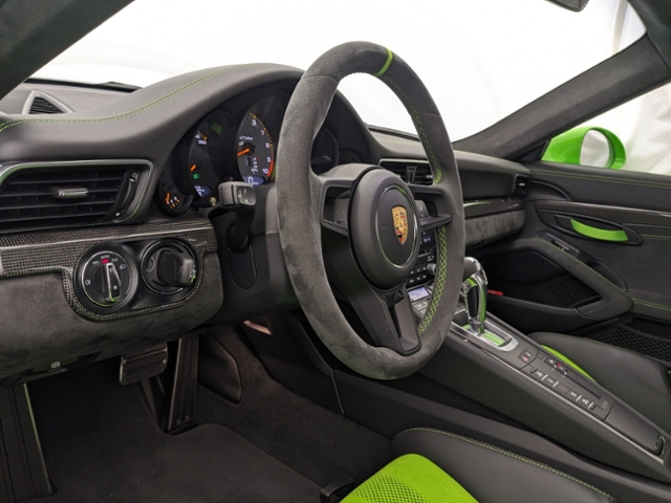 2019 Porsche 911 GT3 RS — Photo 6 / 39