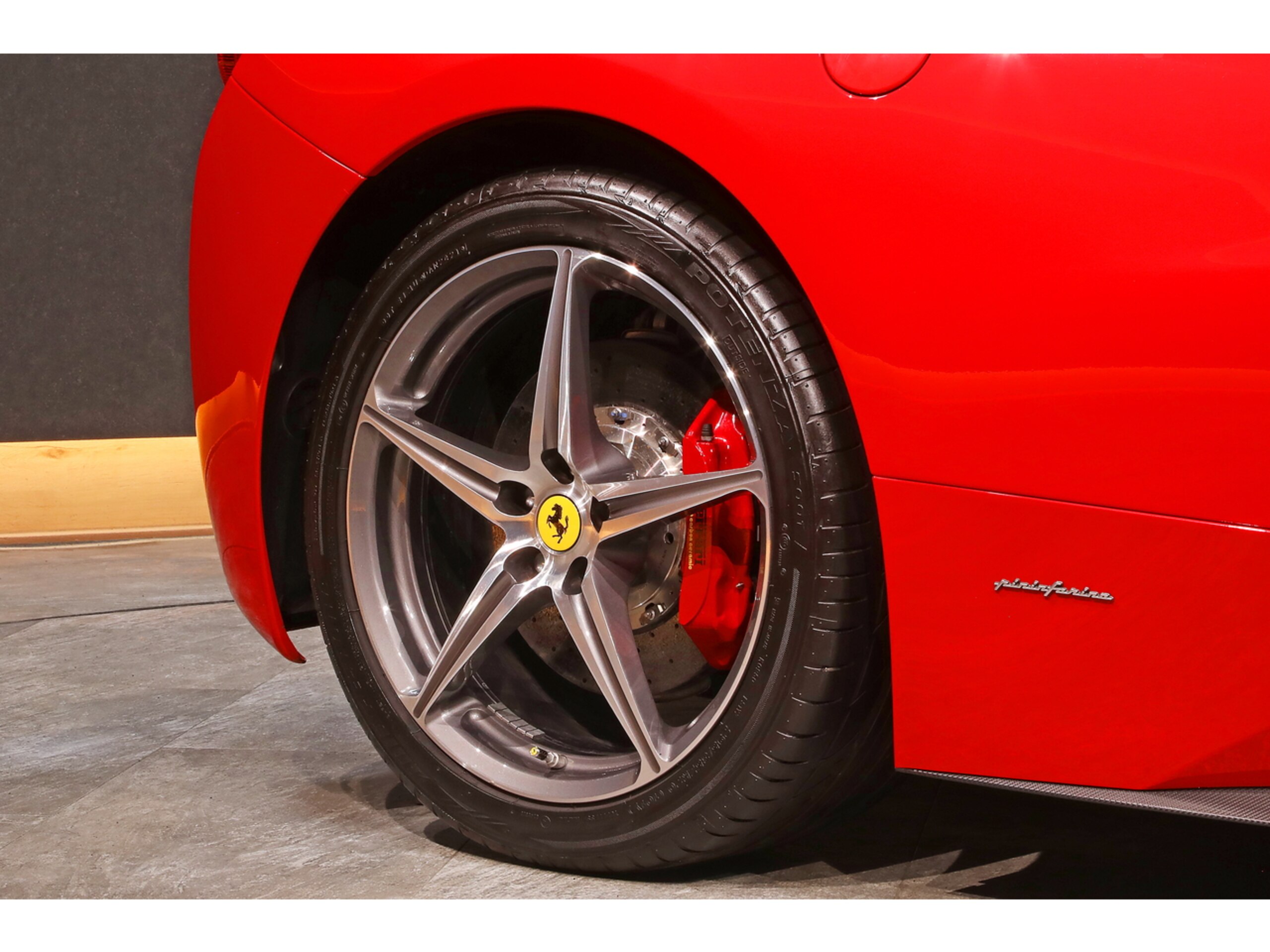 2010 Ferrari 458 Italia F1 DCT — Photo 28 / 40