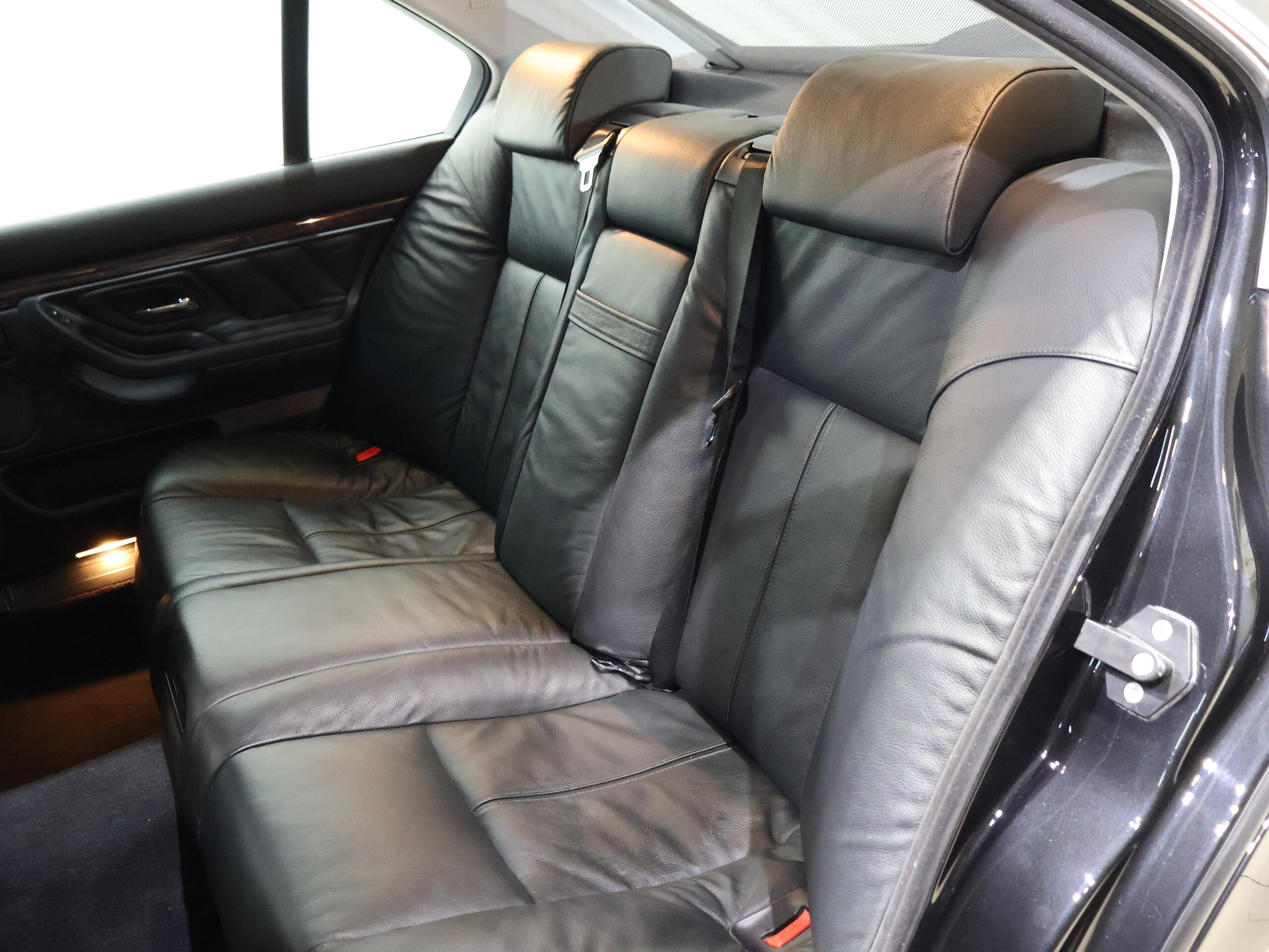 1999 BMW 735i — Photo 16 / 21