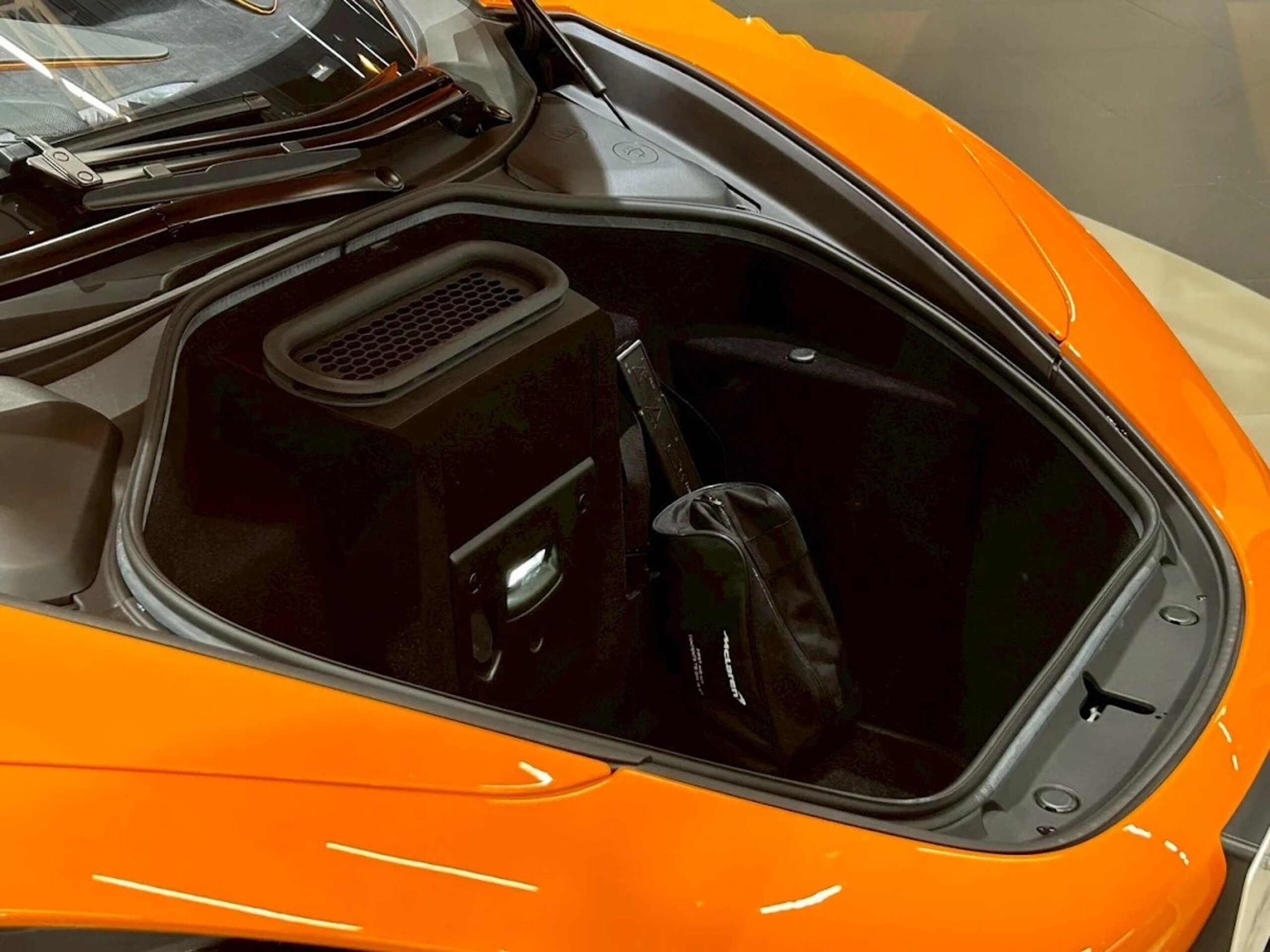 2024 McLaren 750S Spider — Photo 15 / 15