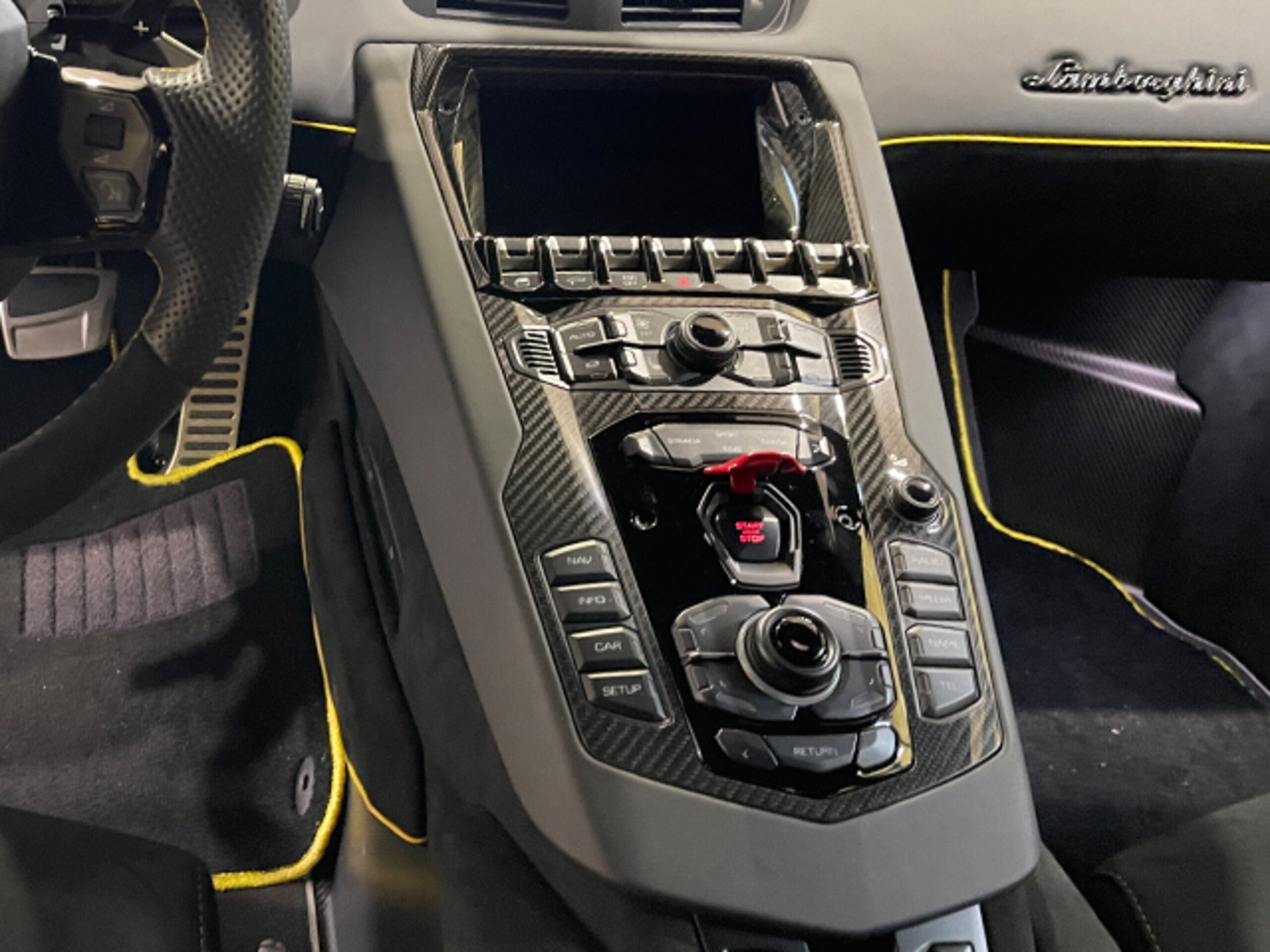 2019 Lamborghini Aventador SVJ — Photo 6 / 22