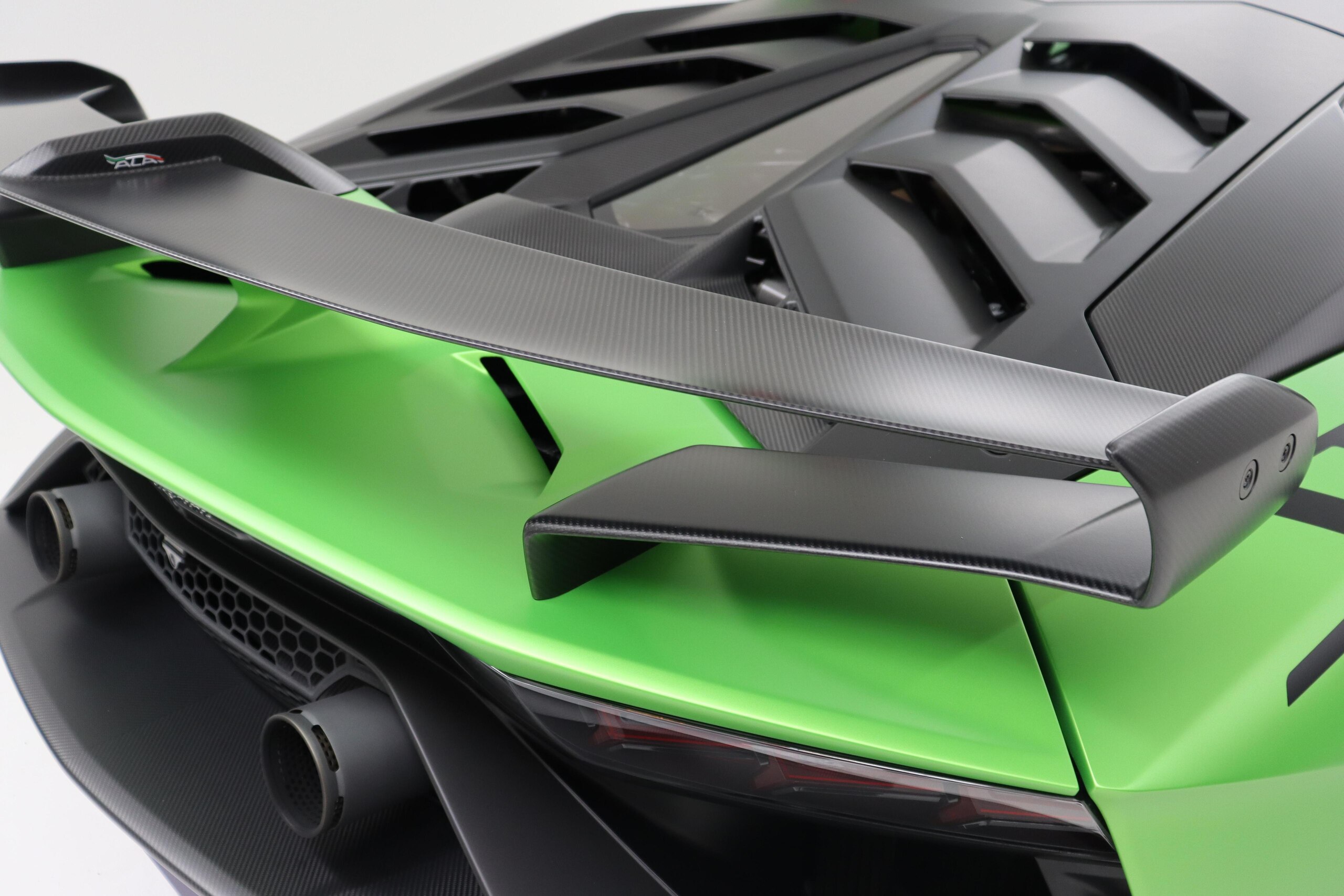 2019 Lamborghini Aventador SVJ — Photo 12 / 28