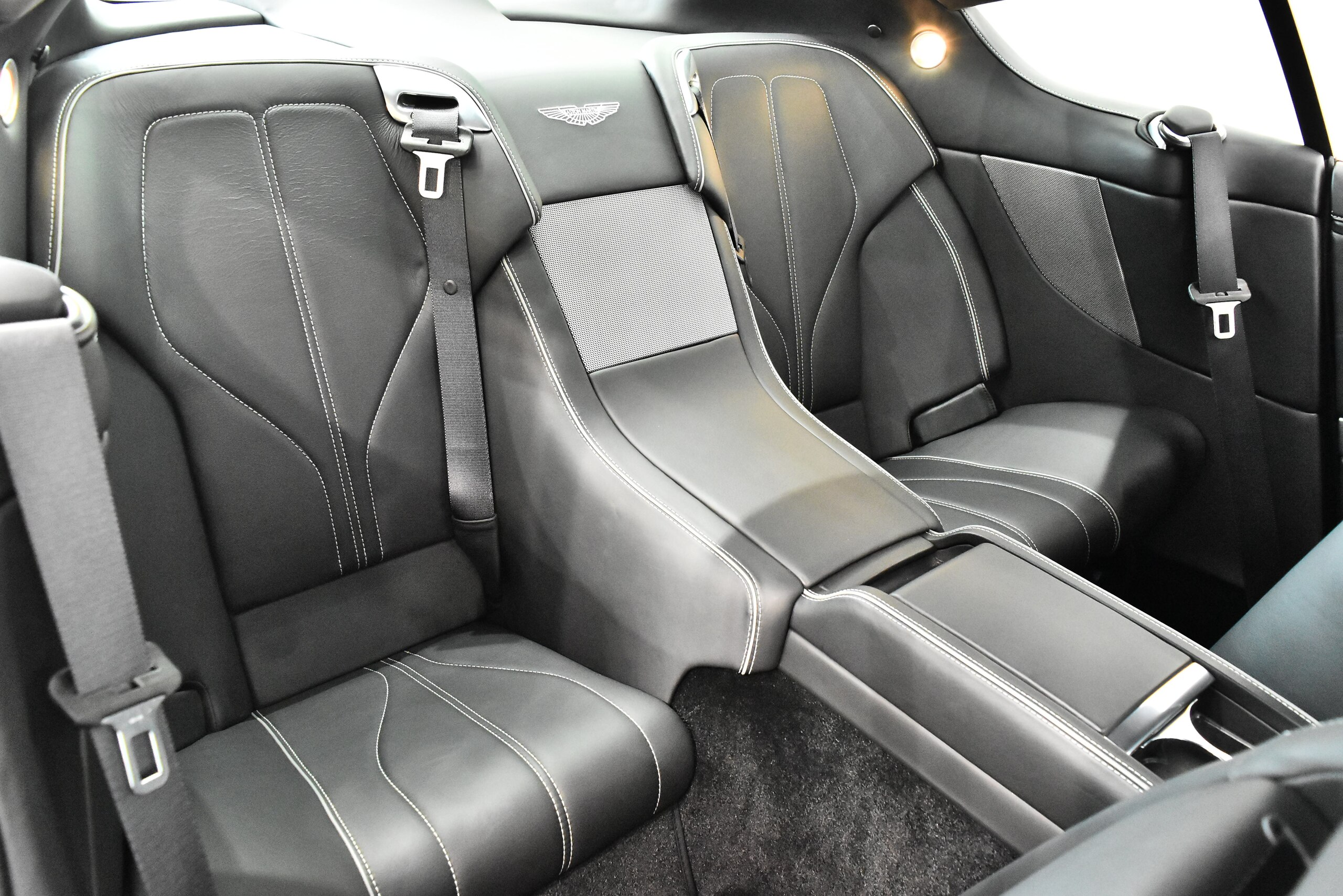2012 Aston Martin DB9 — Photo 14 / 16