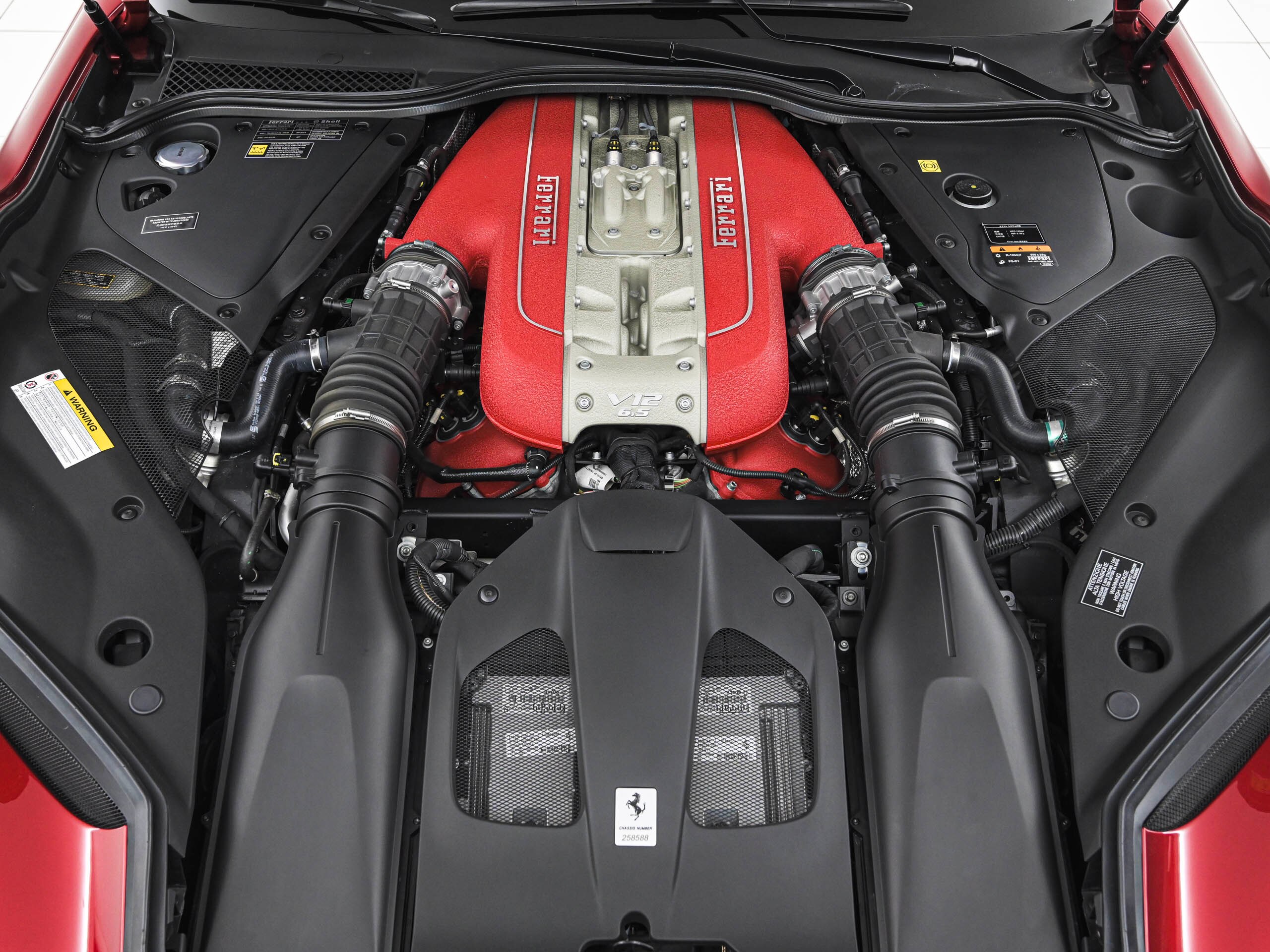 2021 Ferrari 812 Superfast — Photo 30 / 31
