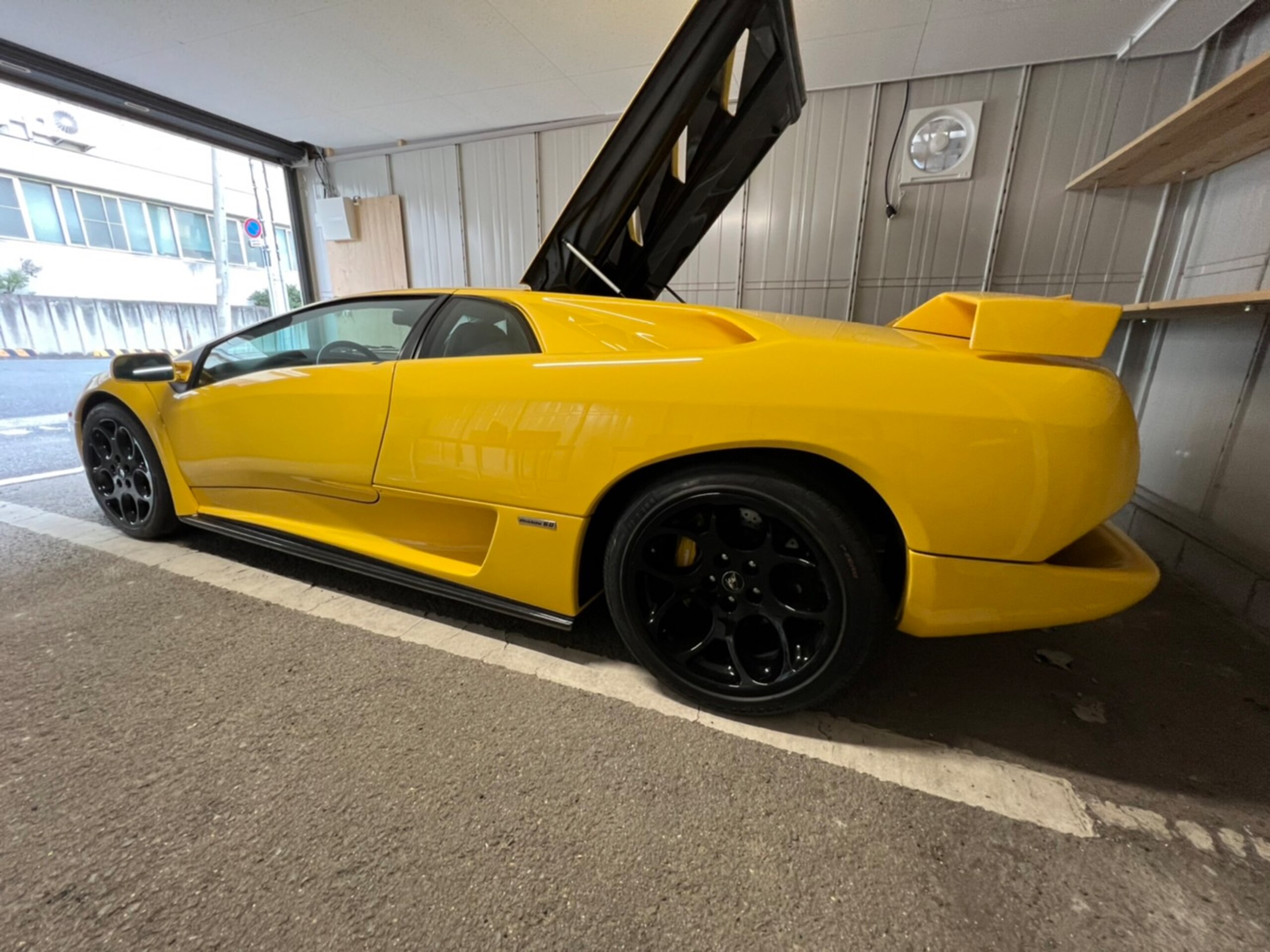 2001 Lamborghini Diablo VT for sale in Japan