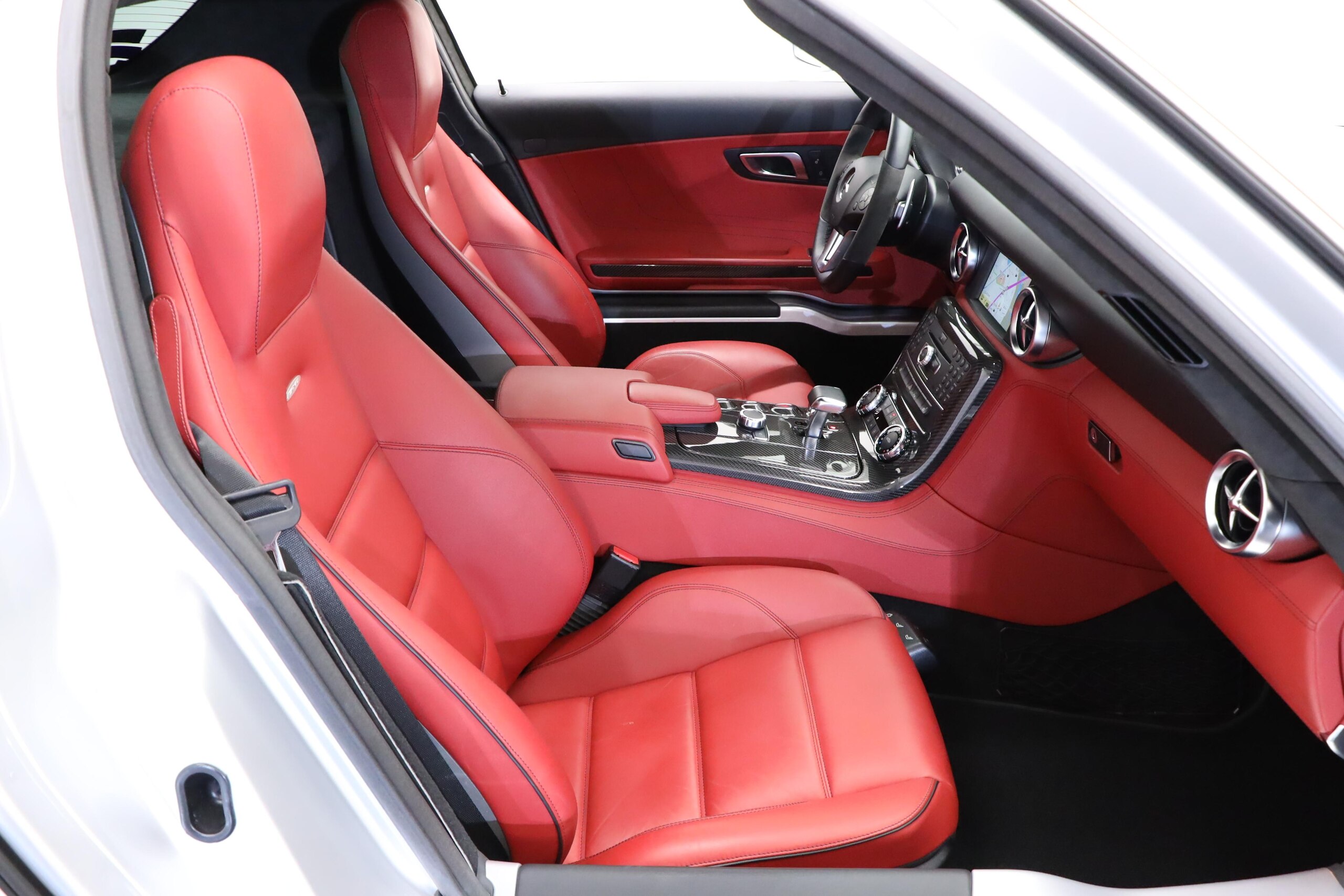 2010 Mercedes Benz SLS AMG — Photo 18 / 21