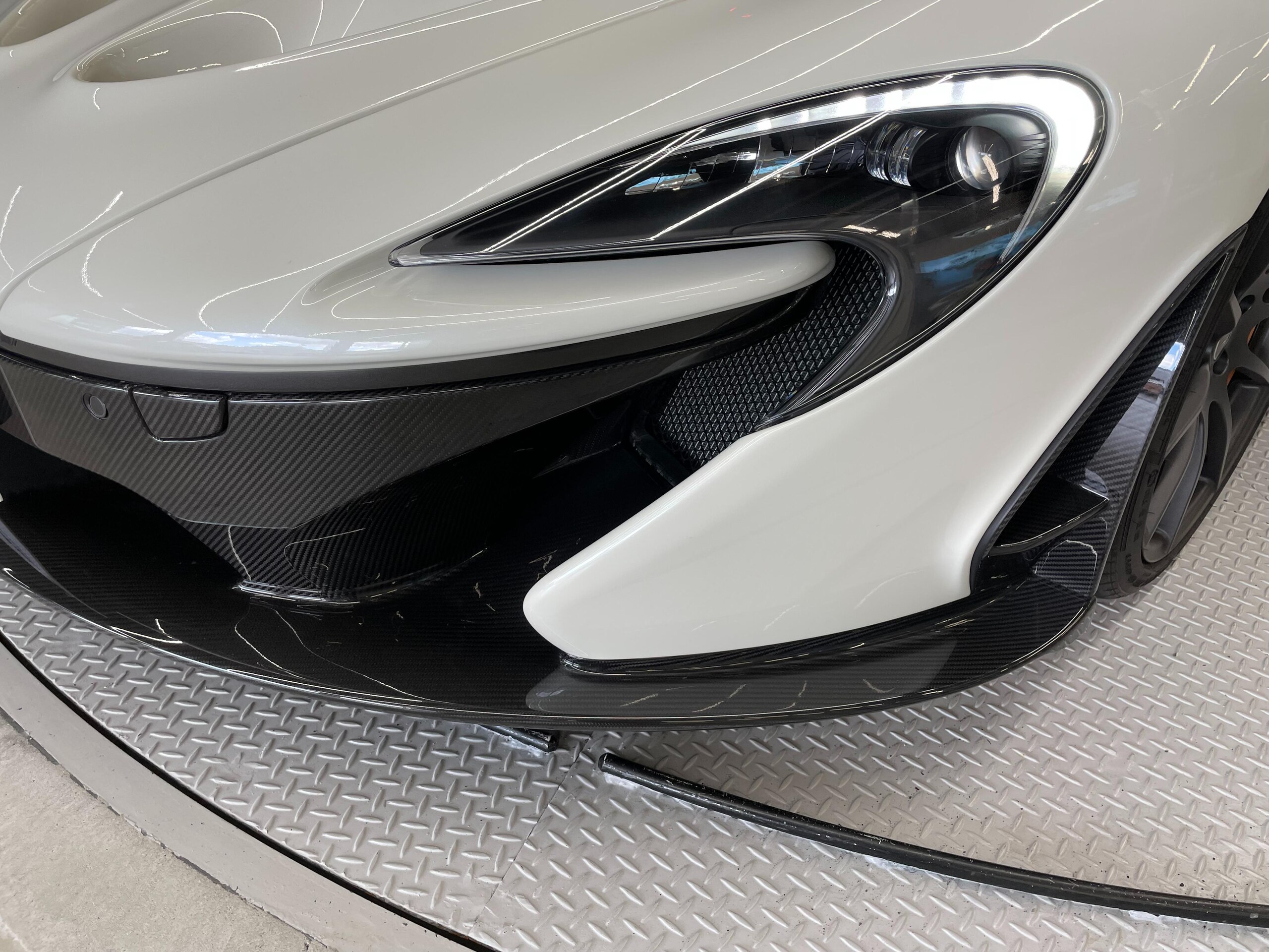 2014 McLaren P1 Limited Edition — Photo 16 / 21