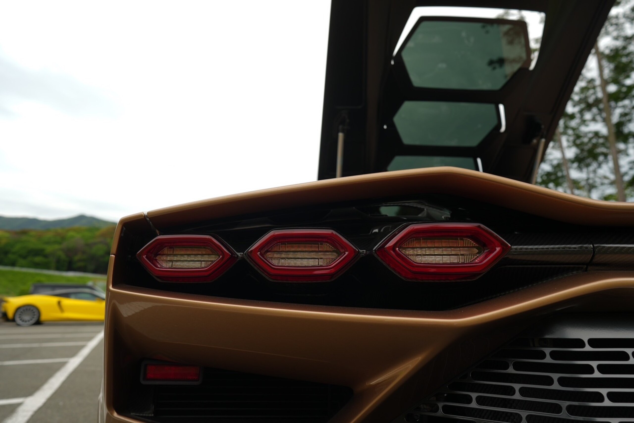 2022 Lamborghini Countach LPI 800-4 — Photo 13 / 28