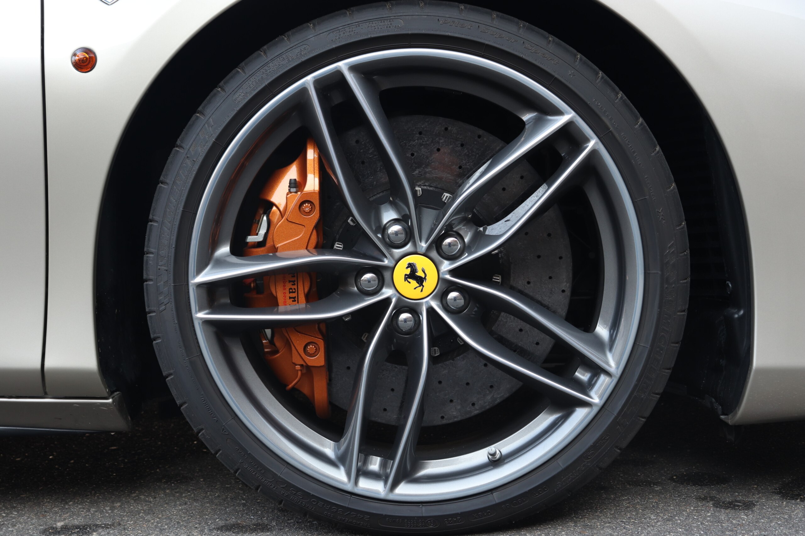 2018 Ferrari 488 Spider — Photo 17 / 21