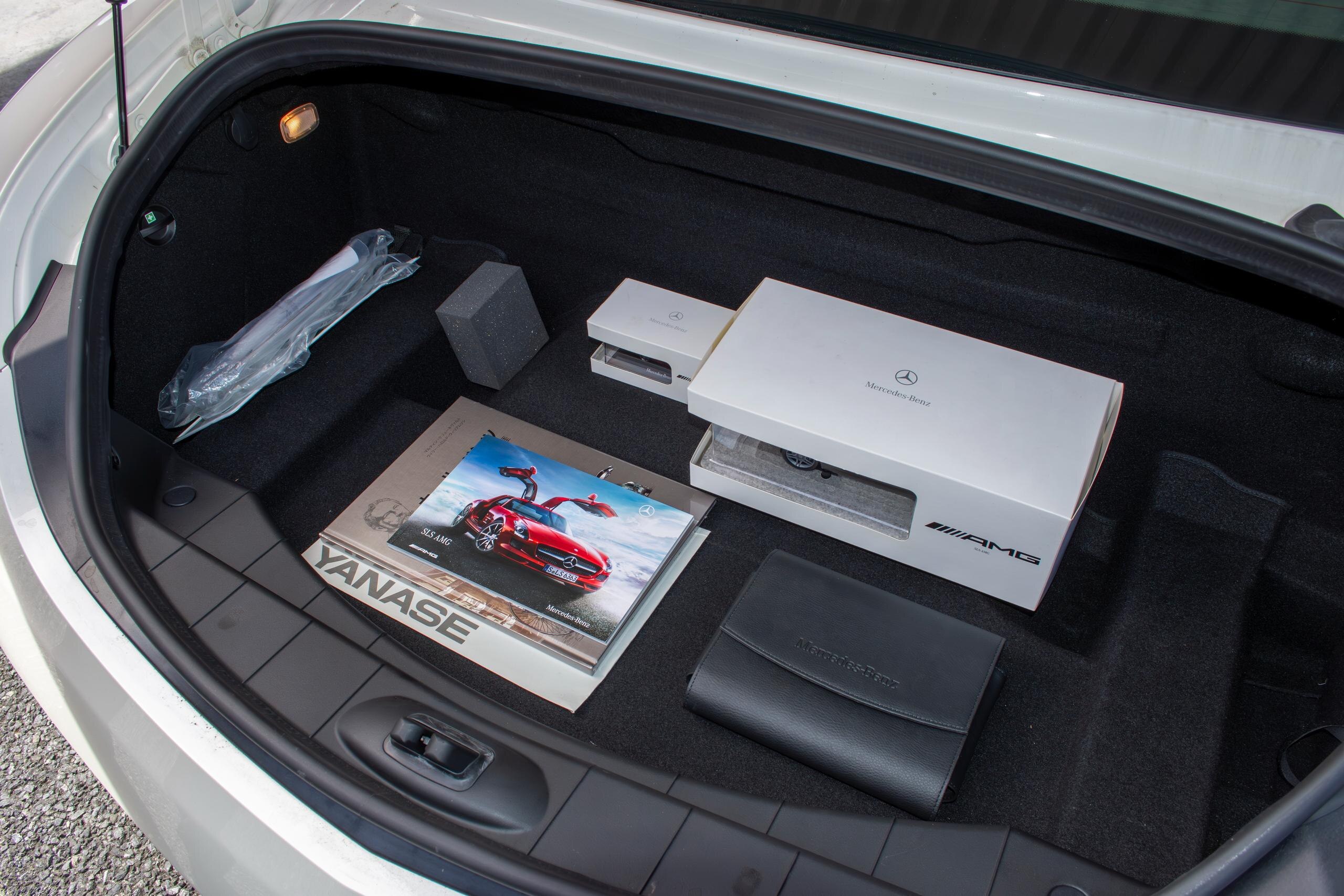 2010 Mercedes Benz SLS AMG — Photo 23 / 23