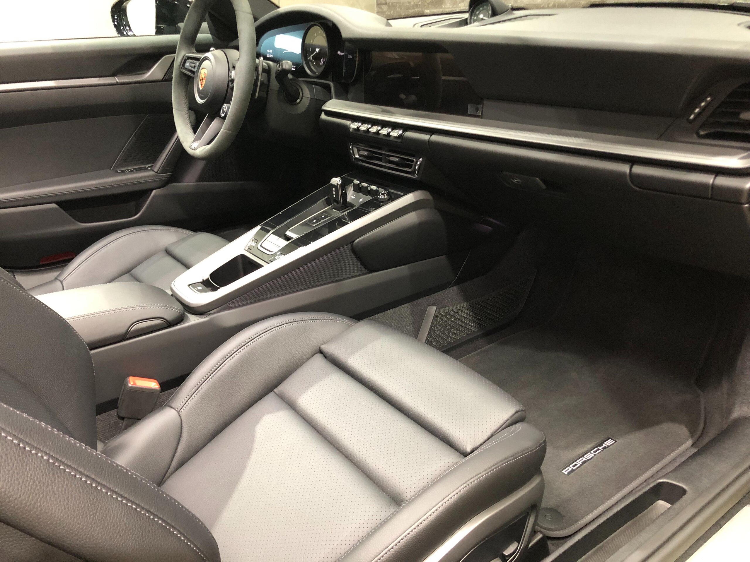 2024 Porsche 911 Targa 4 — Photo 21 / 26