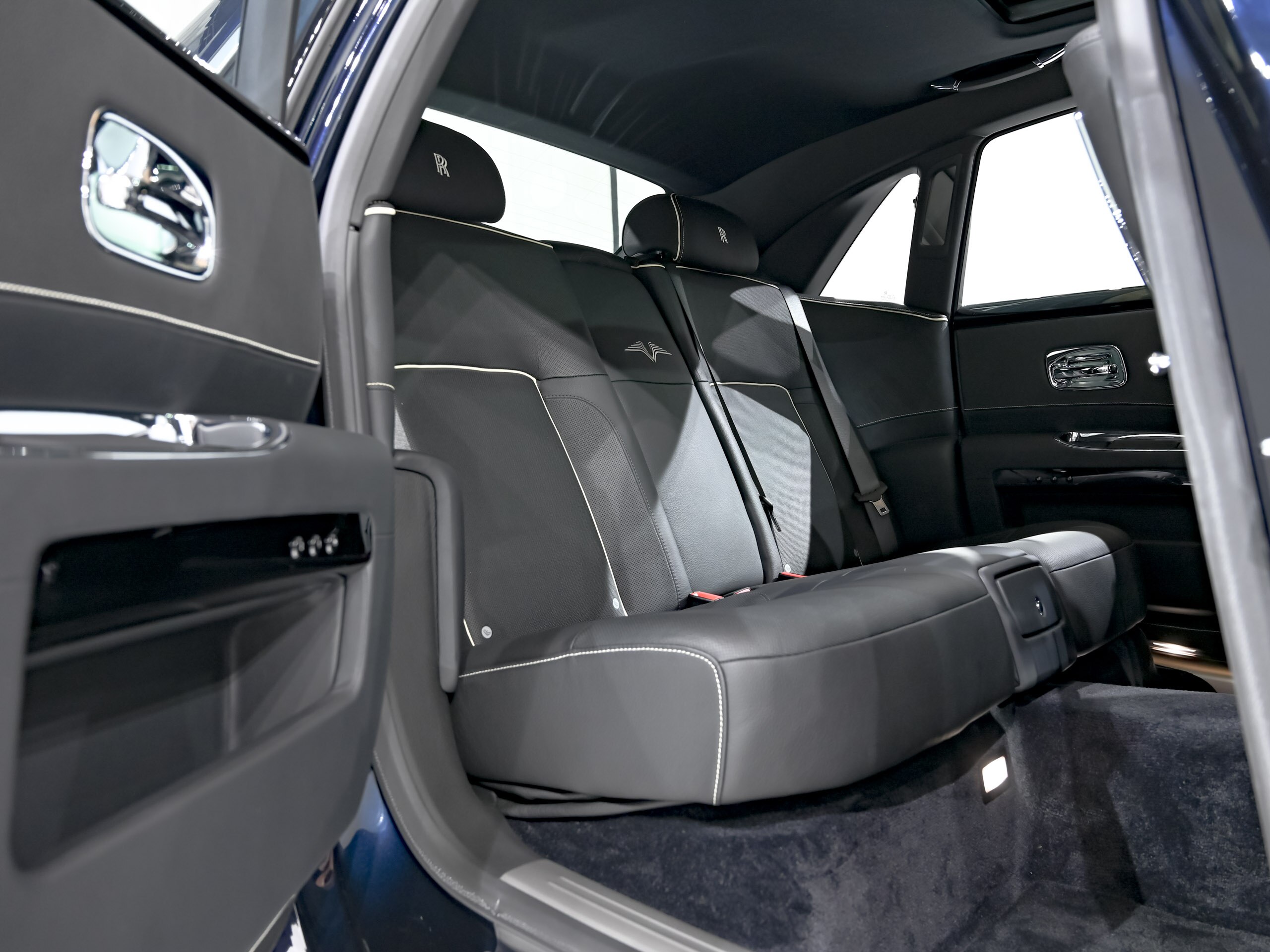 2014 Rolls-Royce Ghost — Photo 21 / 28