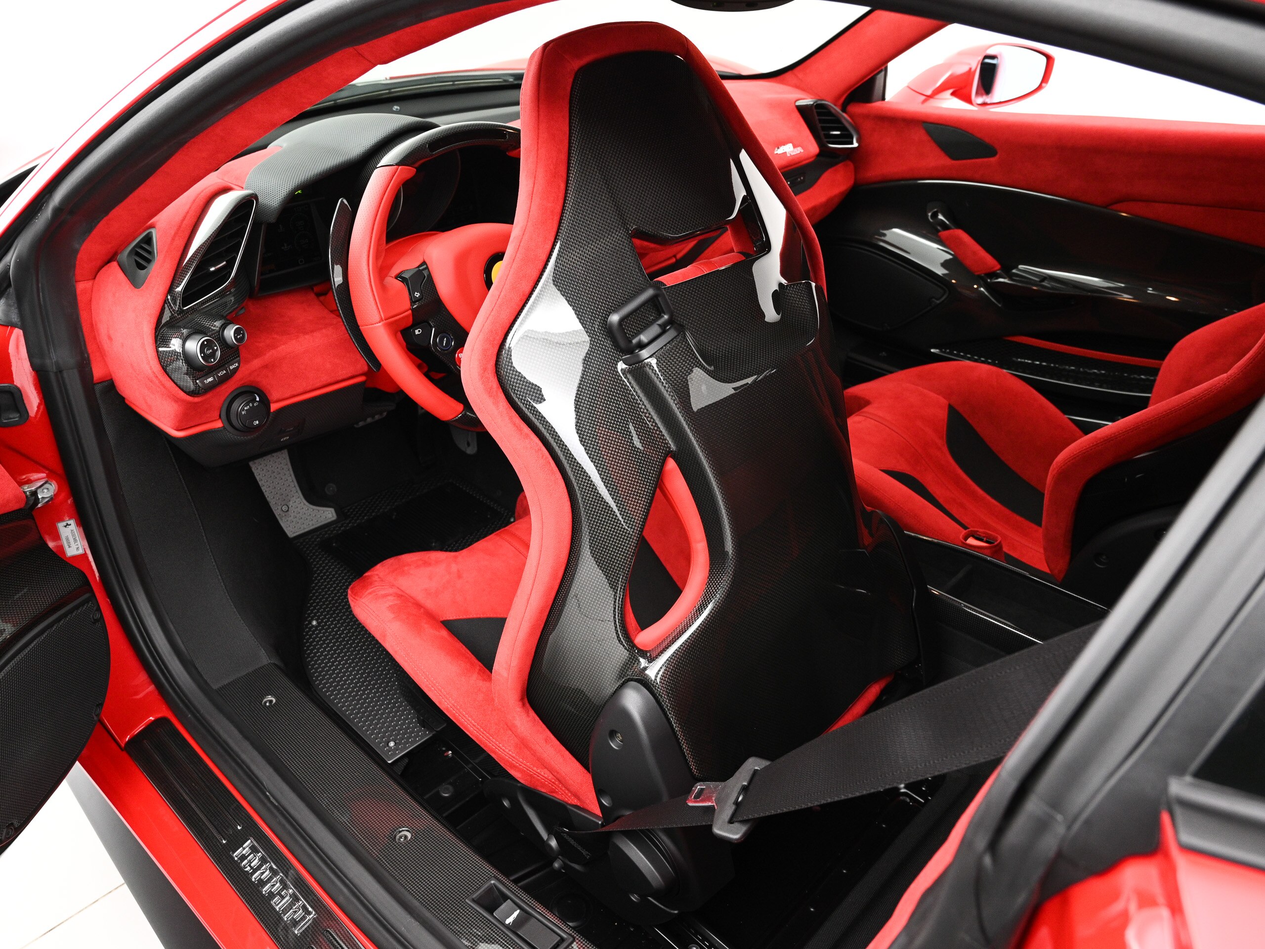 2019 Ferrari 488 Pista — Photo 9 / 19