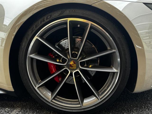 2019 Porsche 911 Carrera S — Photo 8 / 33