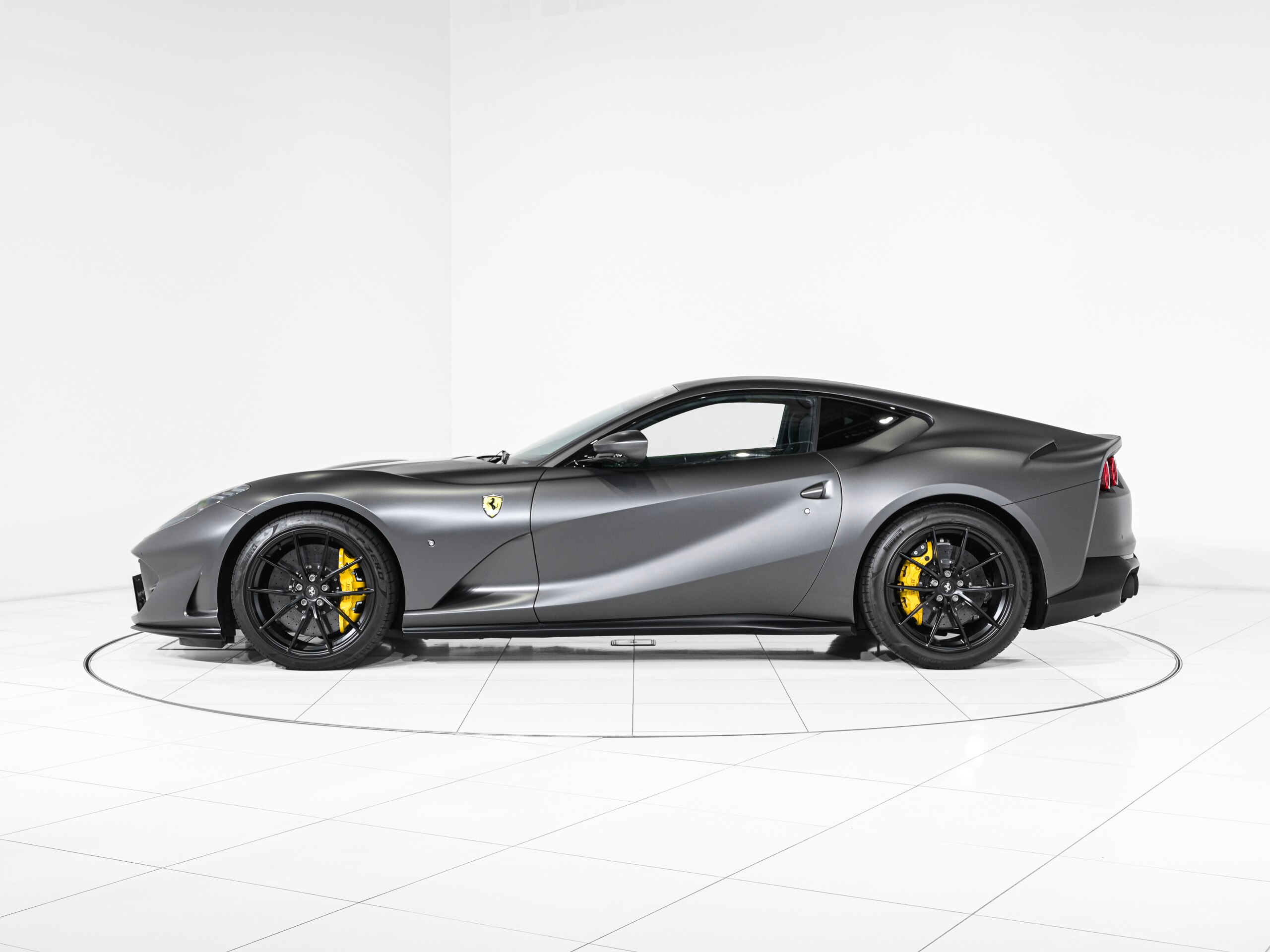 2020 Ferrari 812 Superfast — Photo 7 / 38