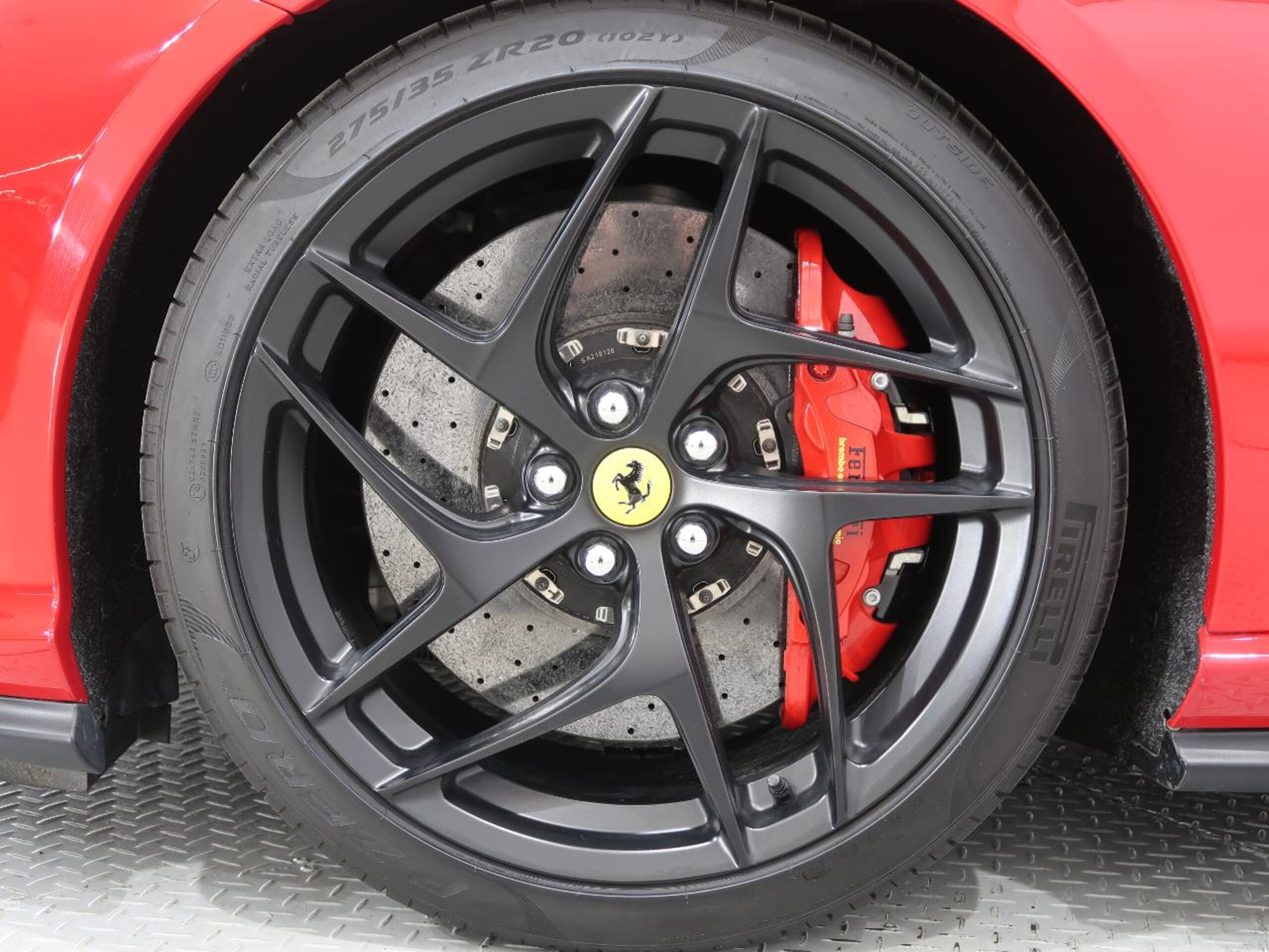 2018 Ferrari 812 Superfast — Photo 46 / 51