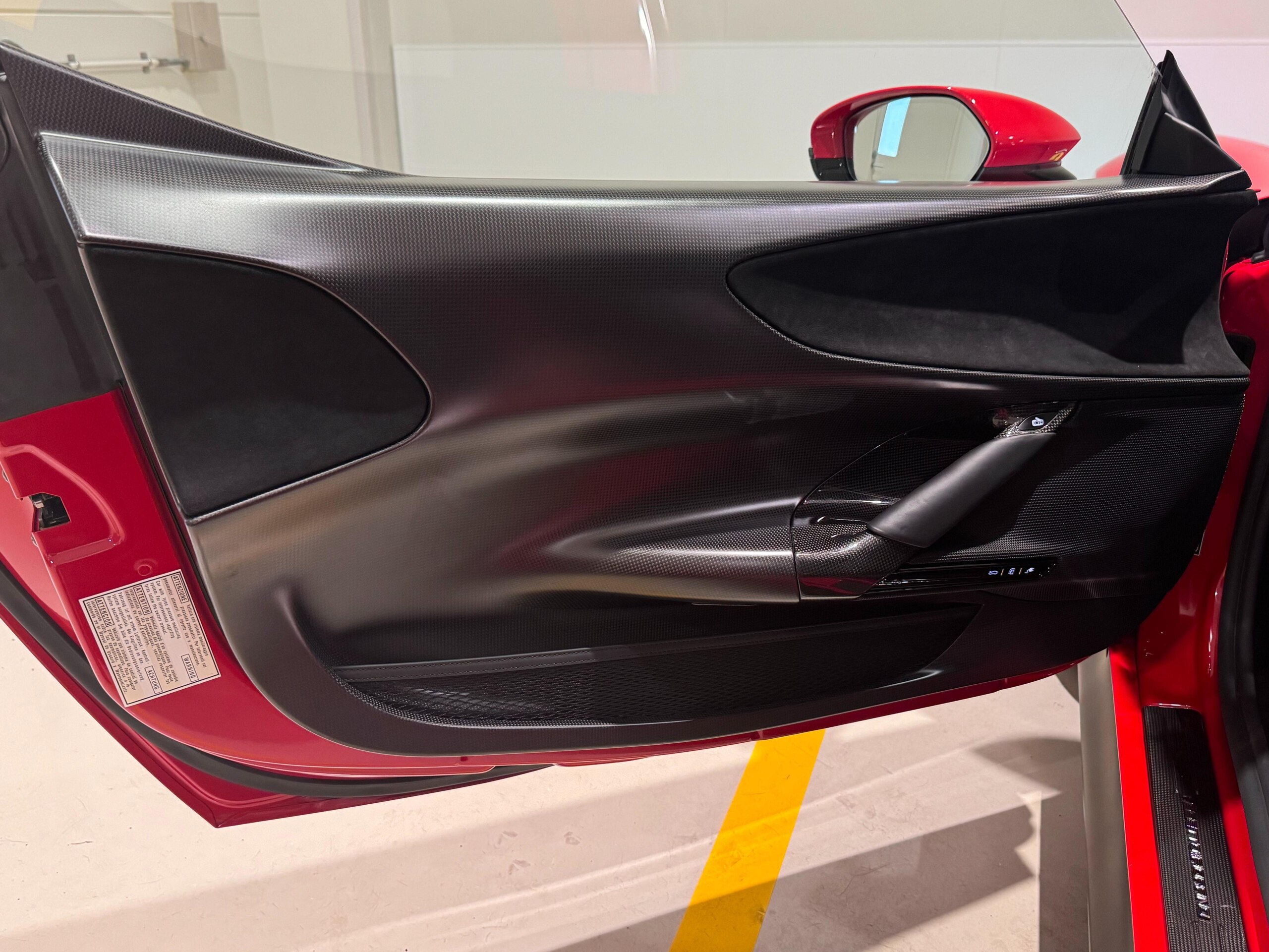 2021 Ferrari SF90 Stradale — Photo 23 / 29