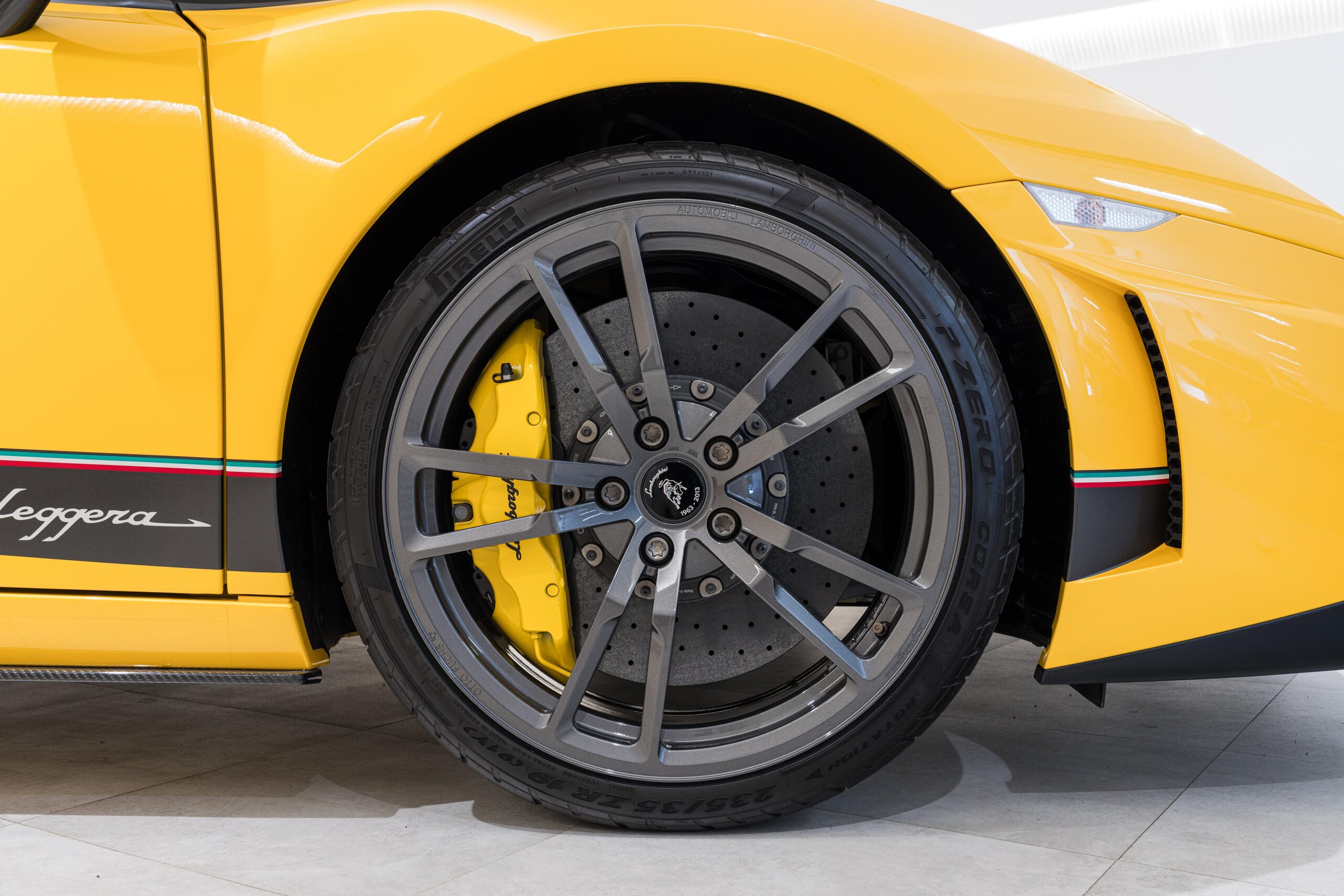 2013 Lamborghini Gallardo LP570-4 Superleggera — Photo 16 / 19